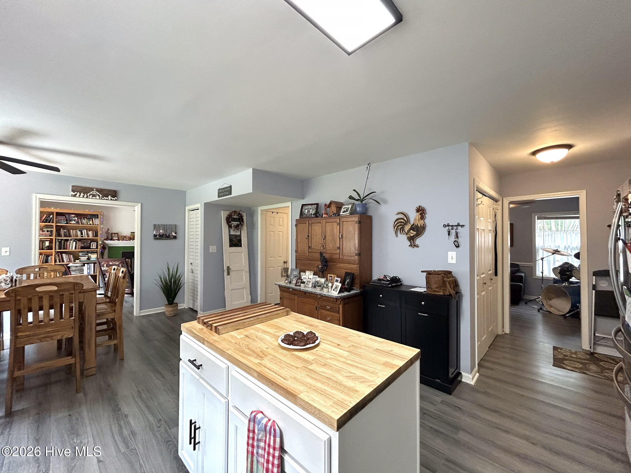 100570244 | Photo 19