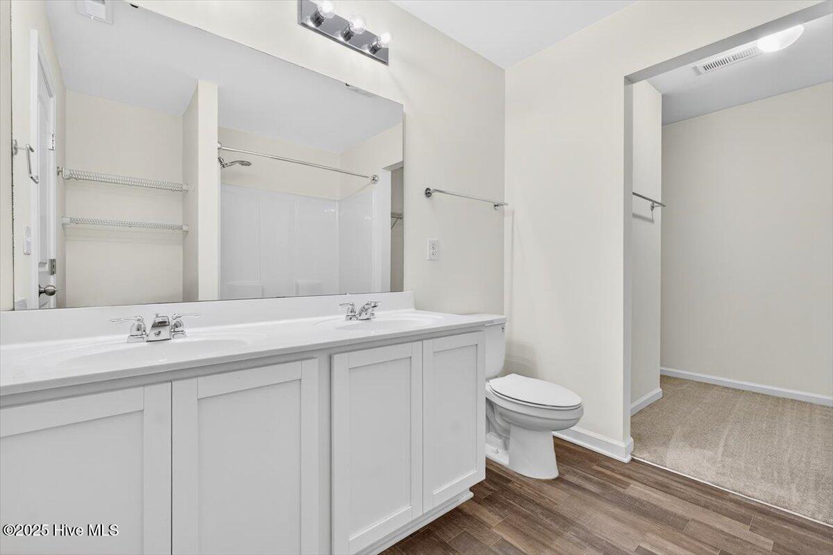 100540215 | Photo 29