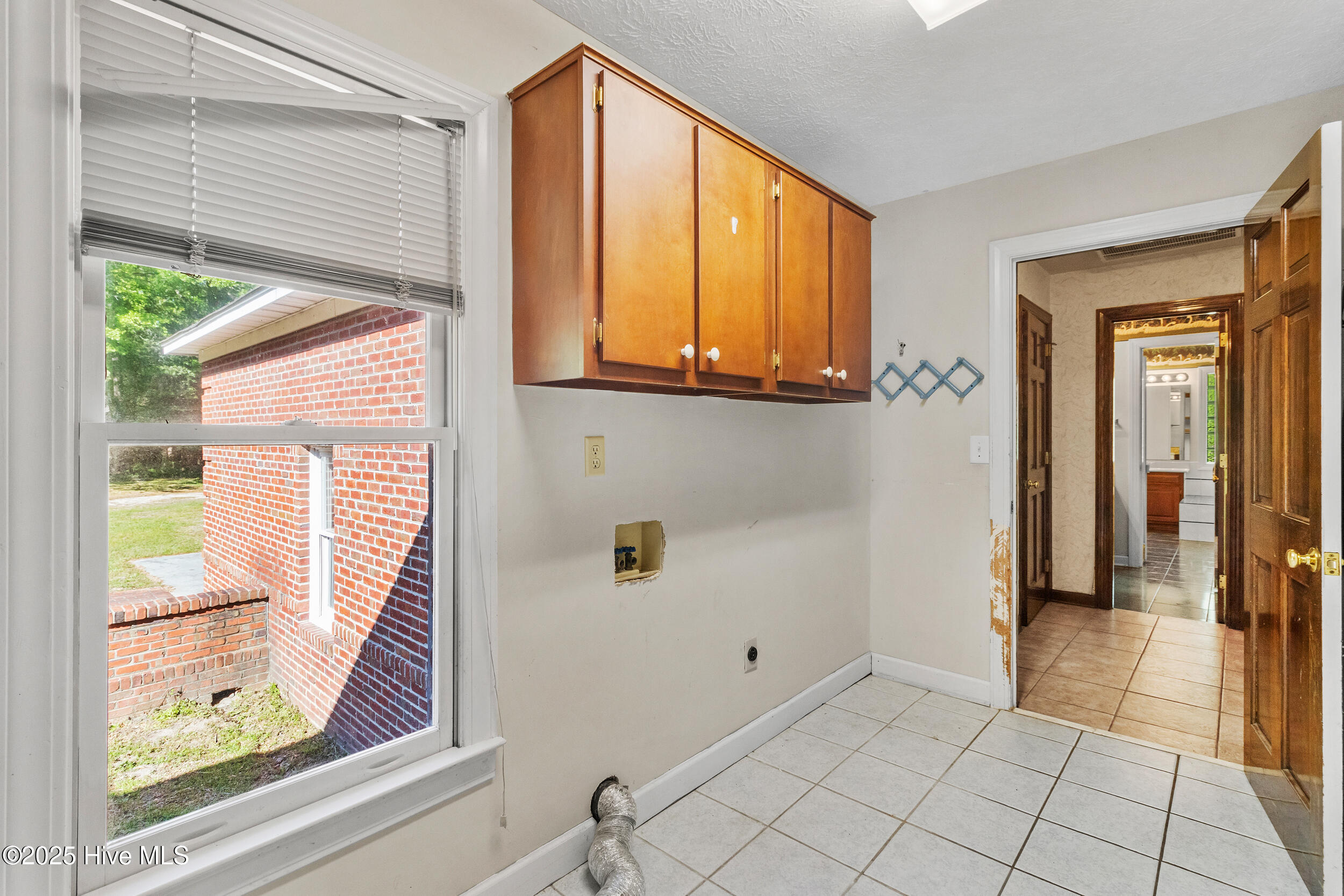 100502660 | Photo 33