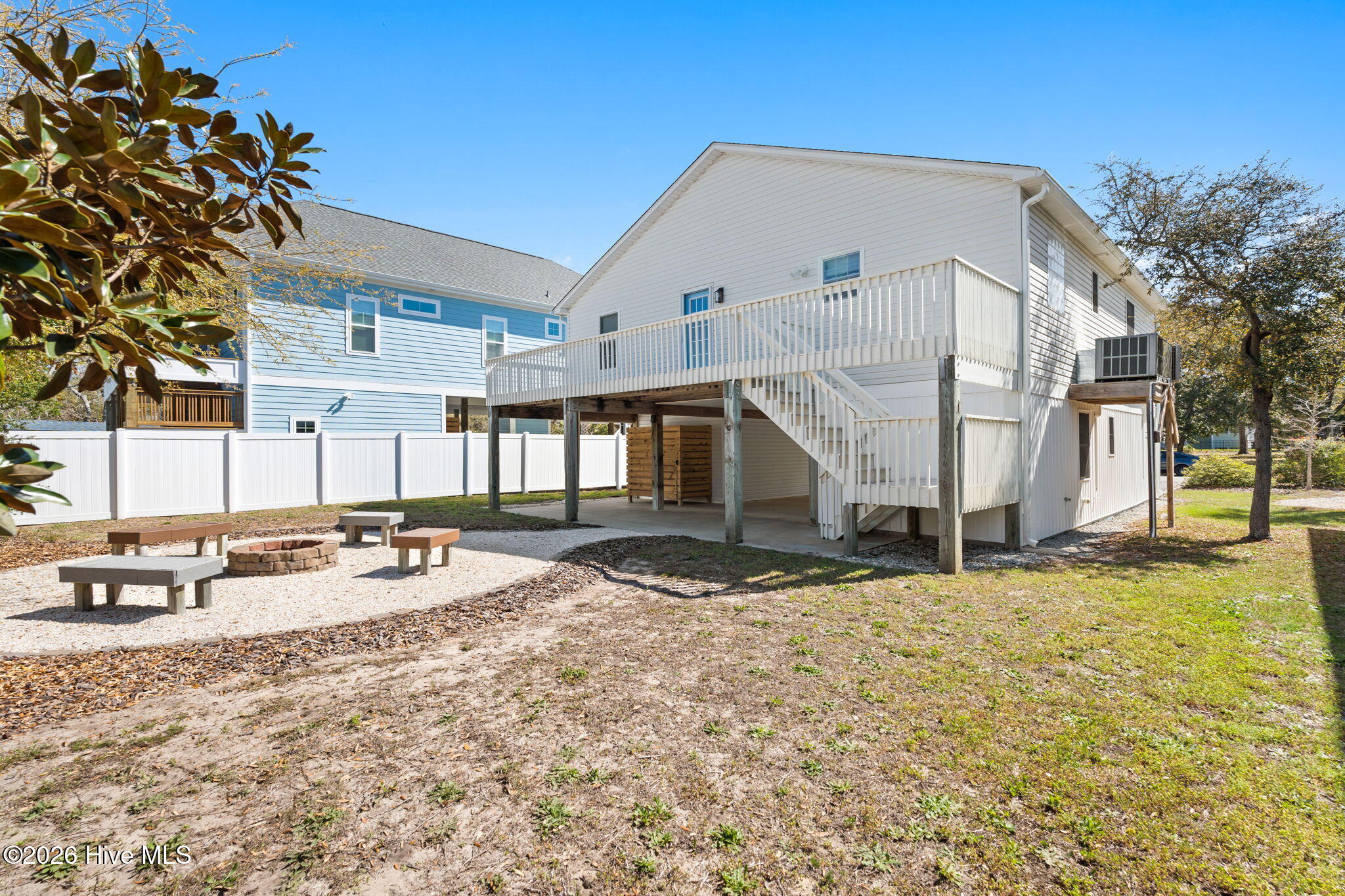 100553863 | Photo 47