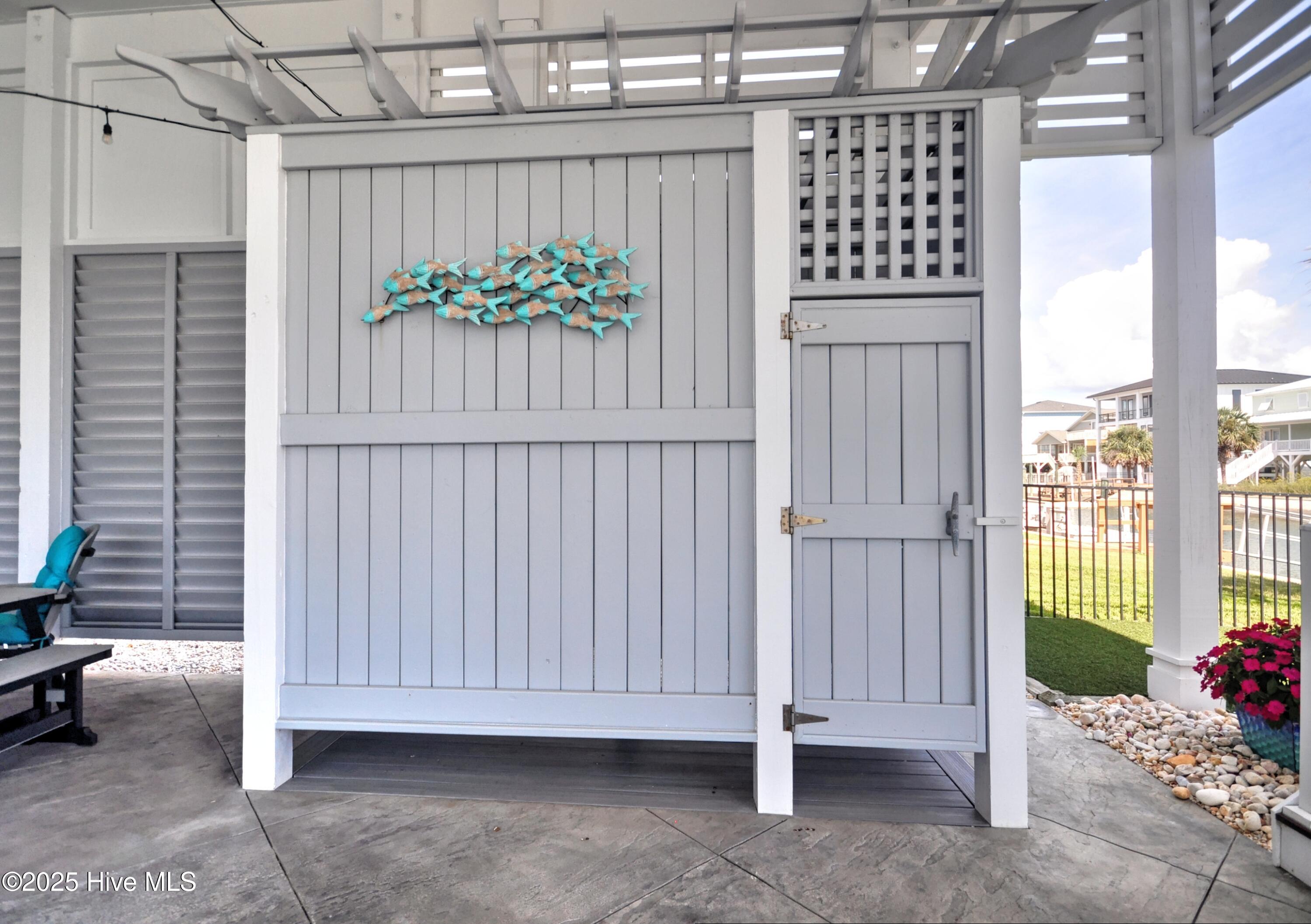 100533074 | Photo 64