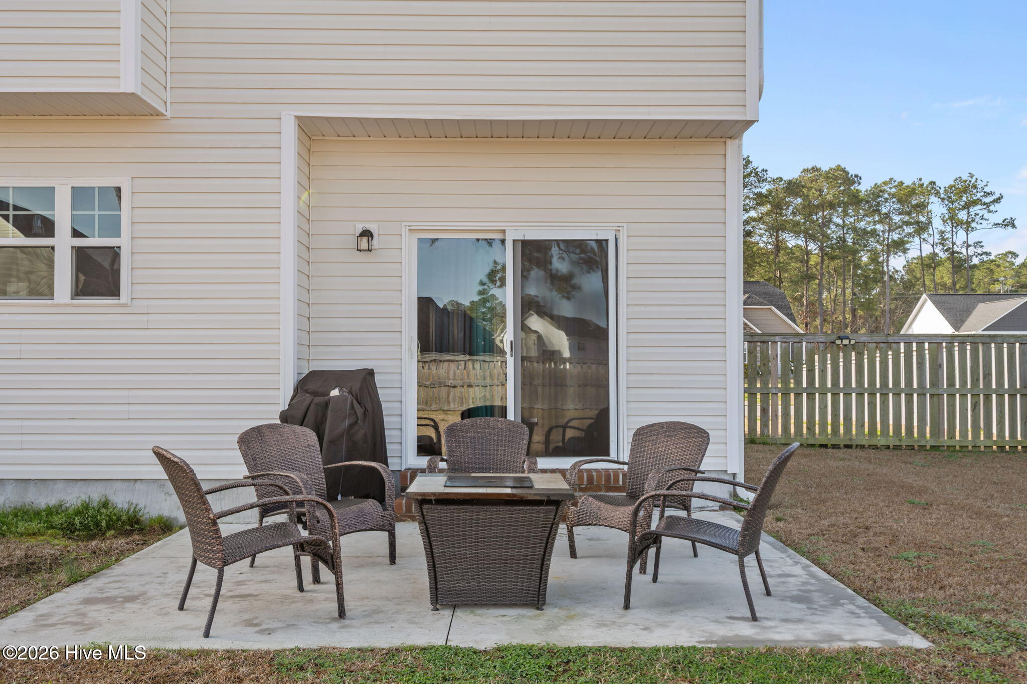 100558417 | Photo 43