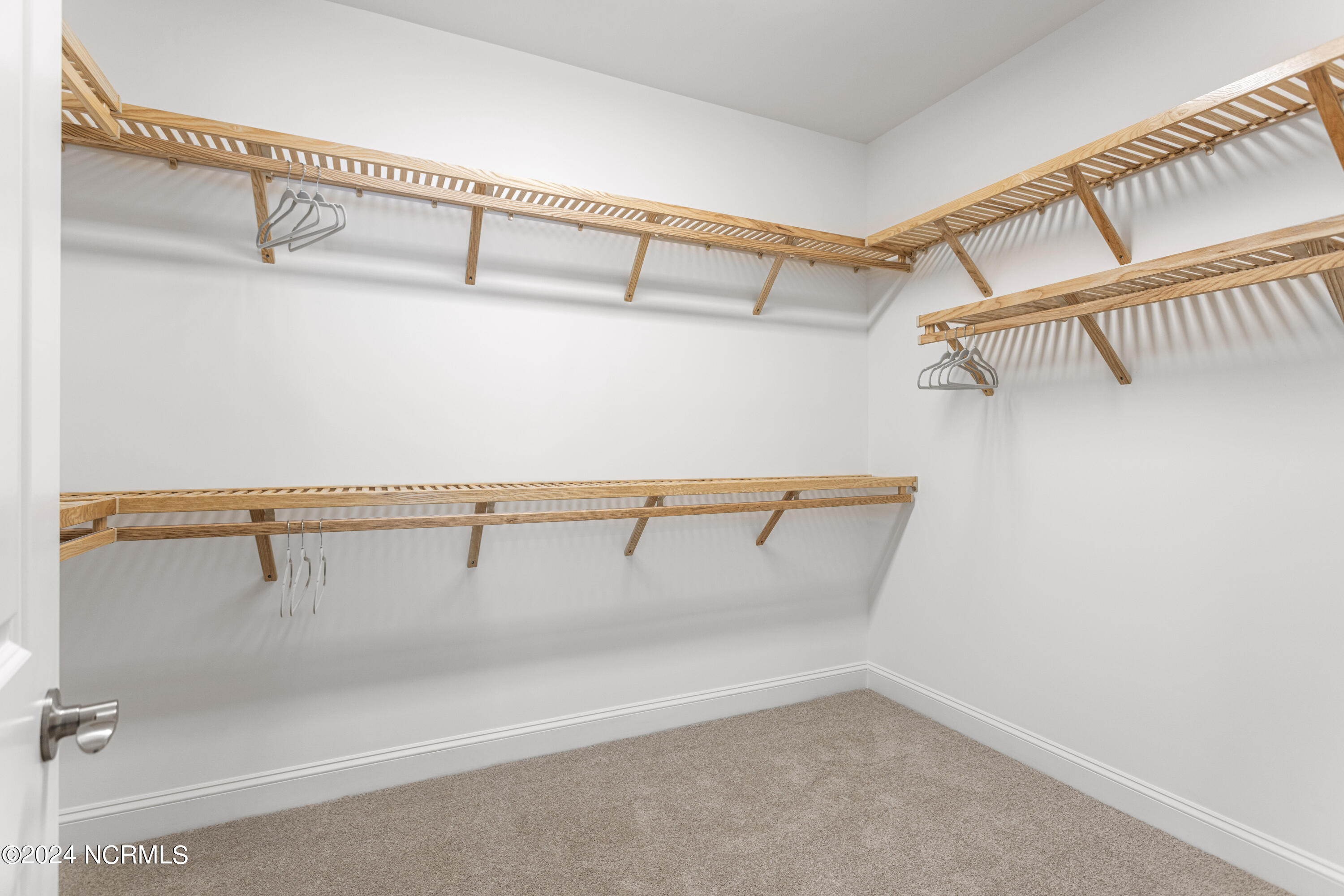 100544983 | Photo 39