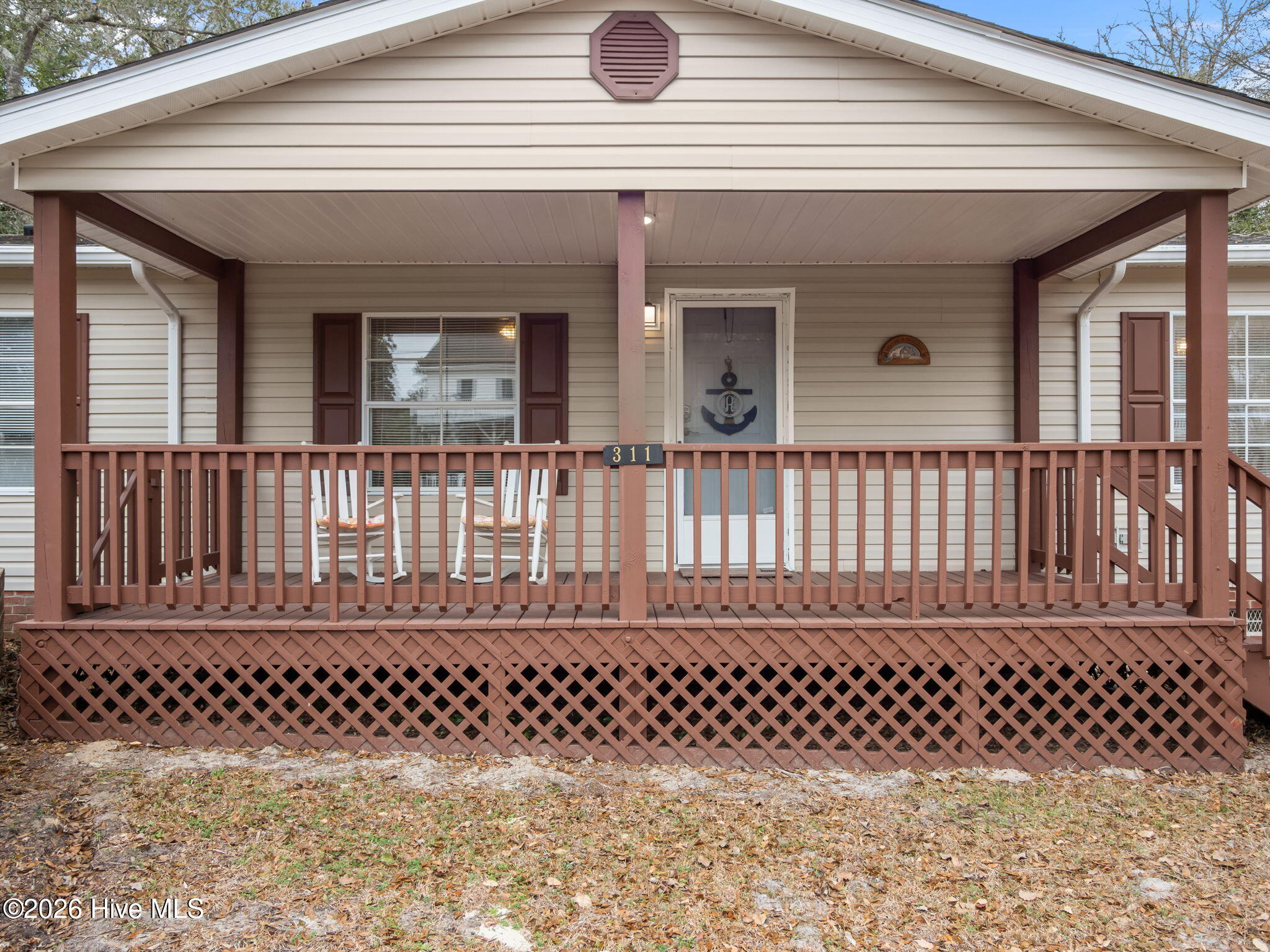 100548525 | Photo 35