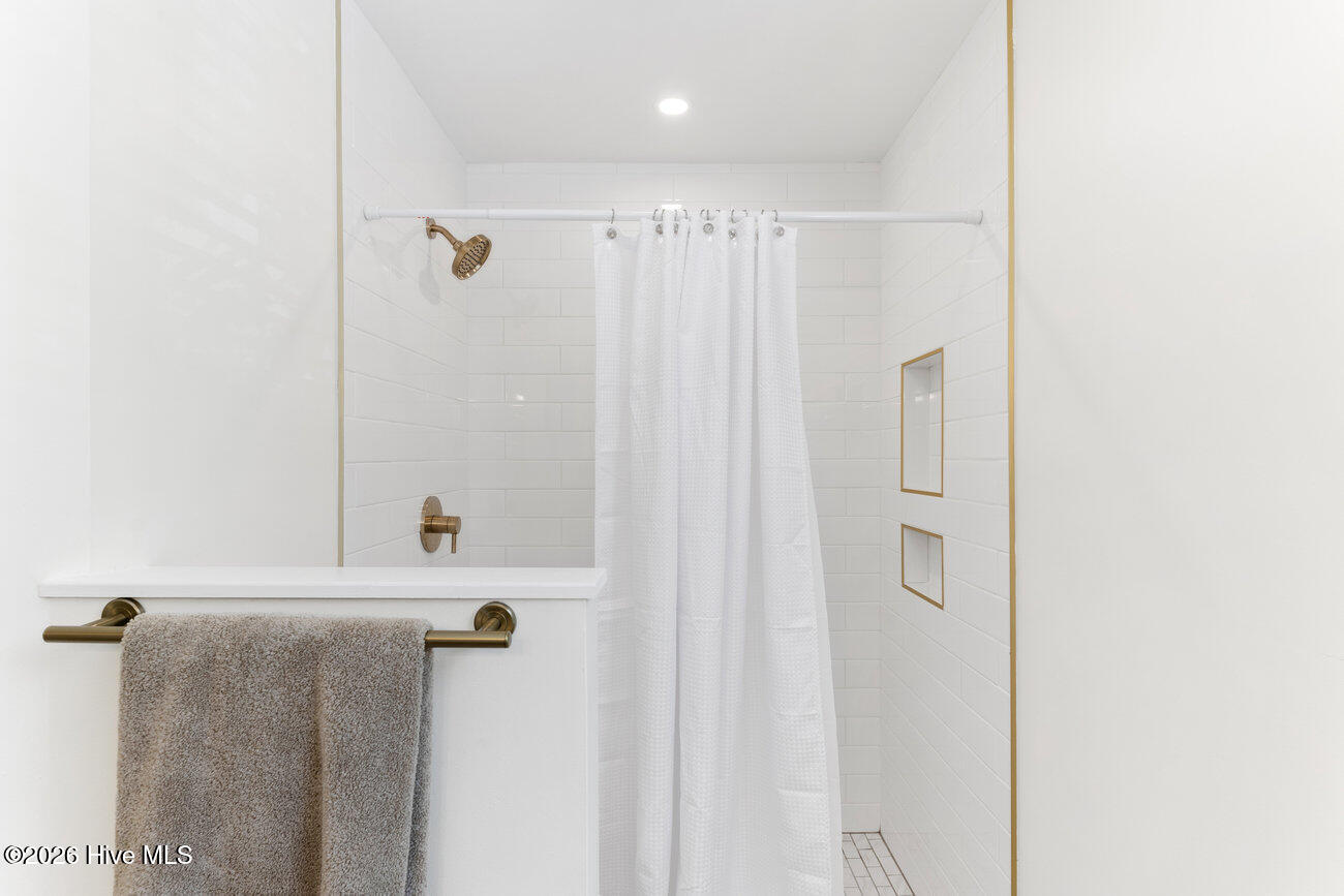 100547477 | Photo 20