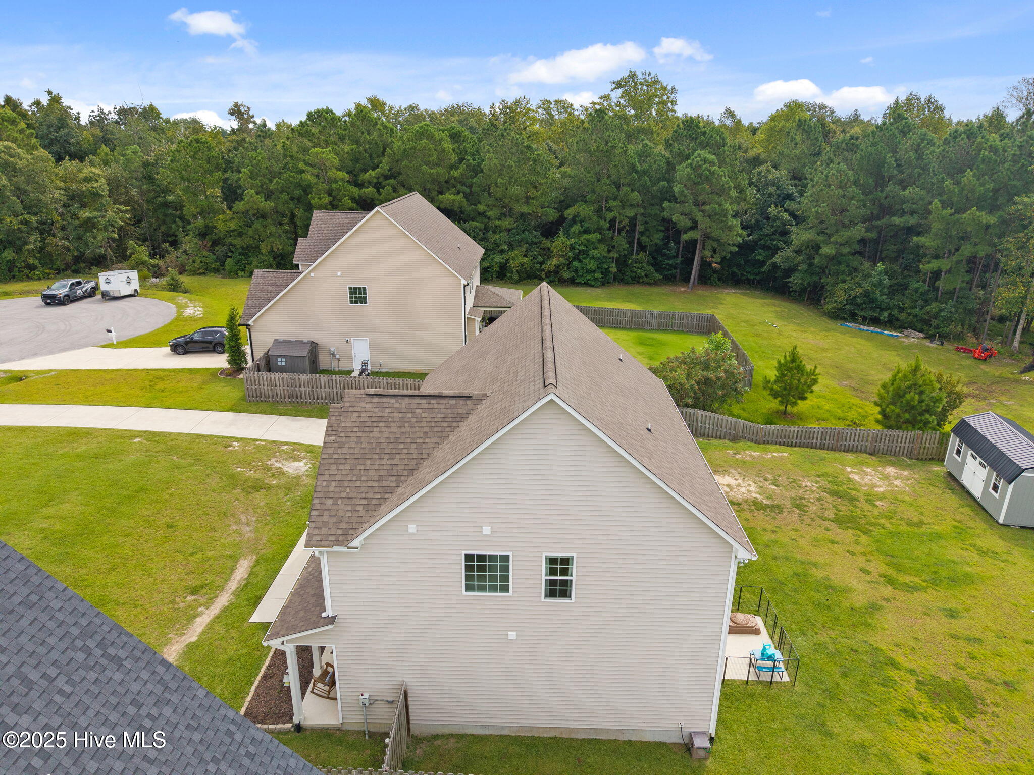 6-web-or-mls-122 Gillcrest Ln. 102