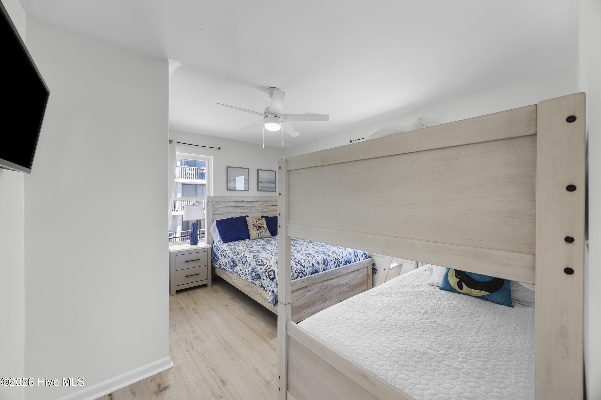 100561648 | Photo 34