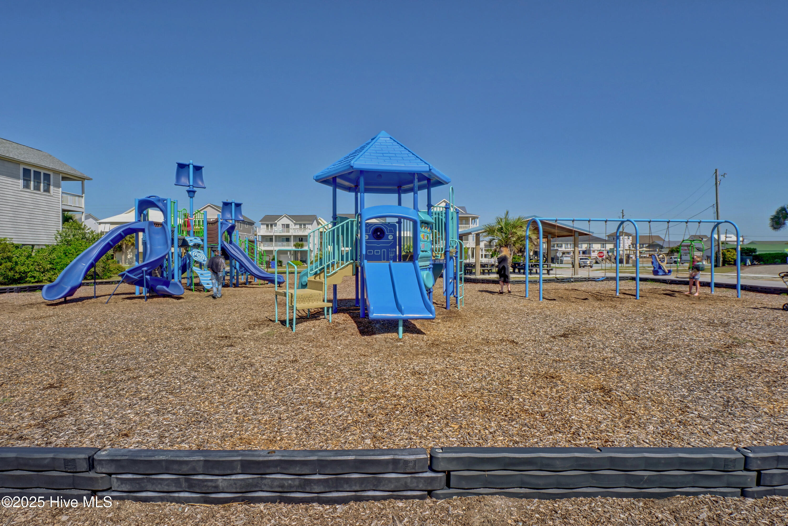 100508177 | Photo 51