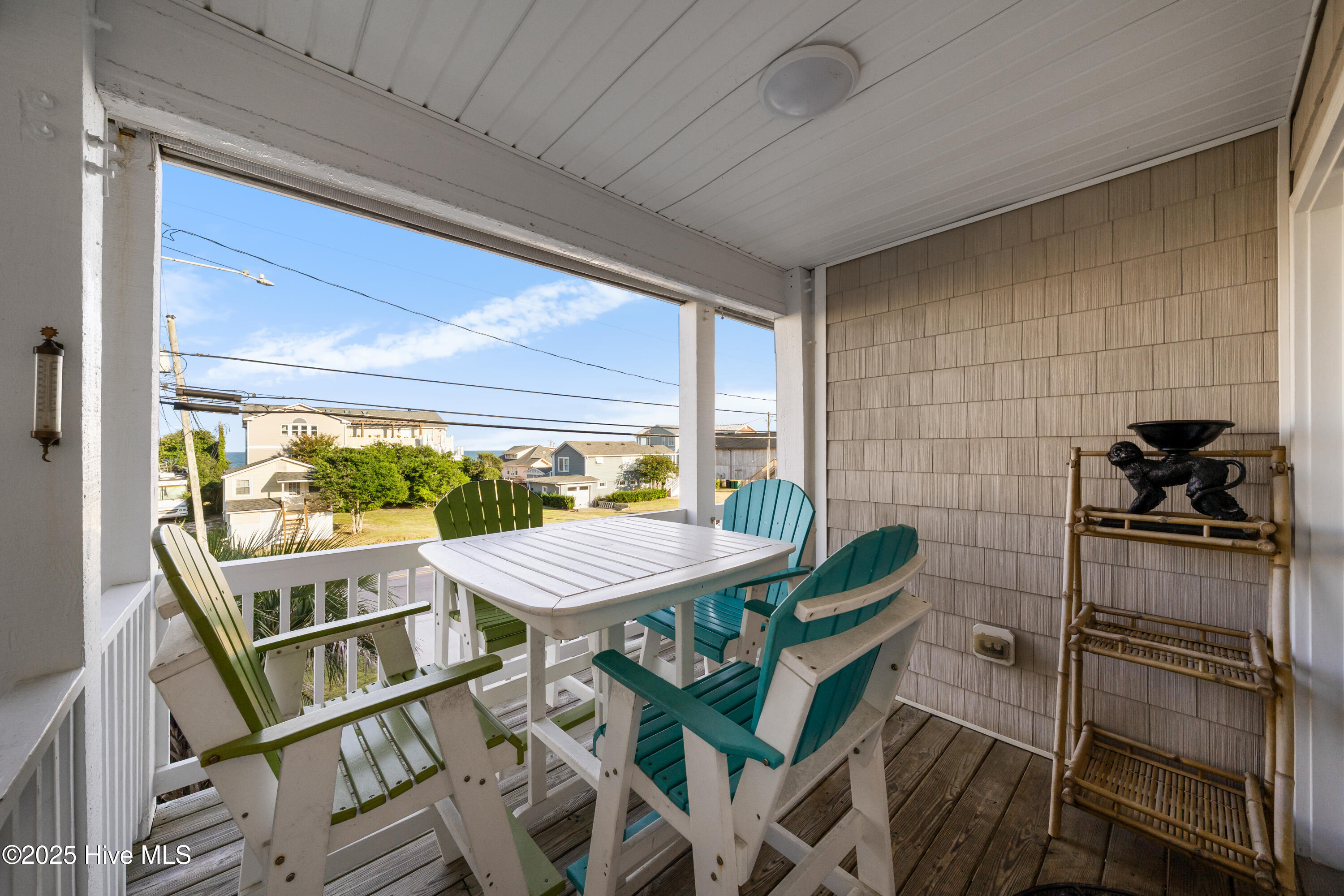 100532261 | Photo 38