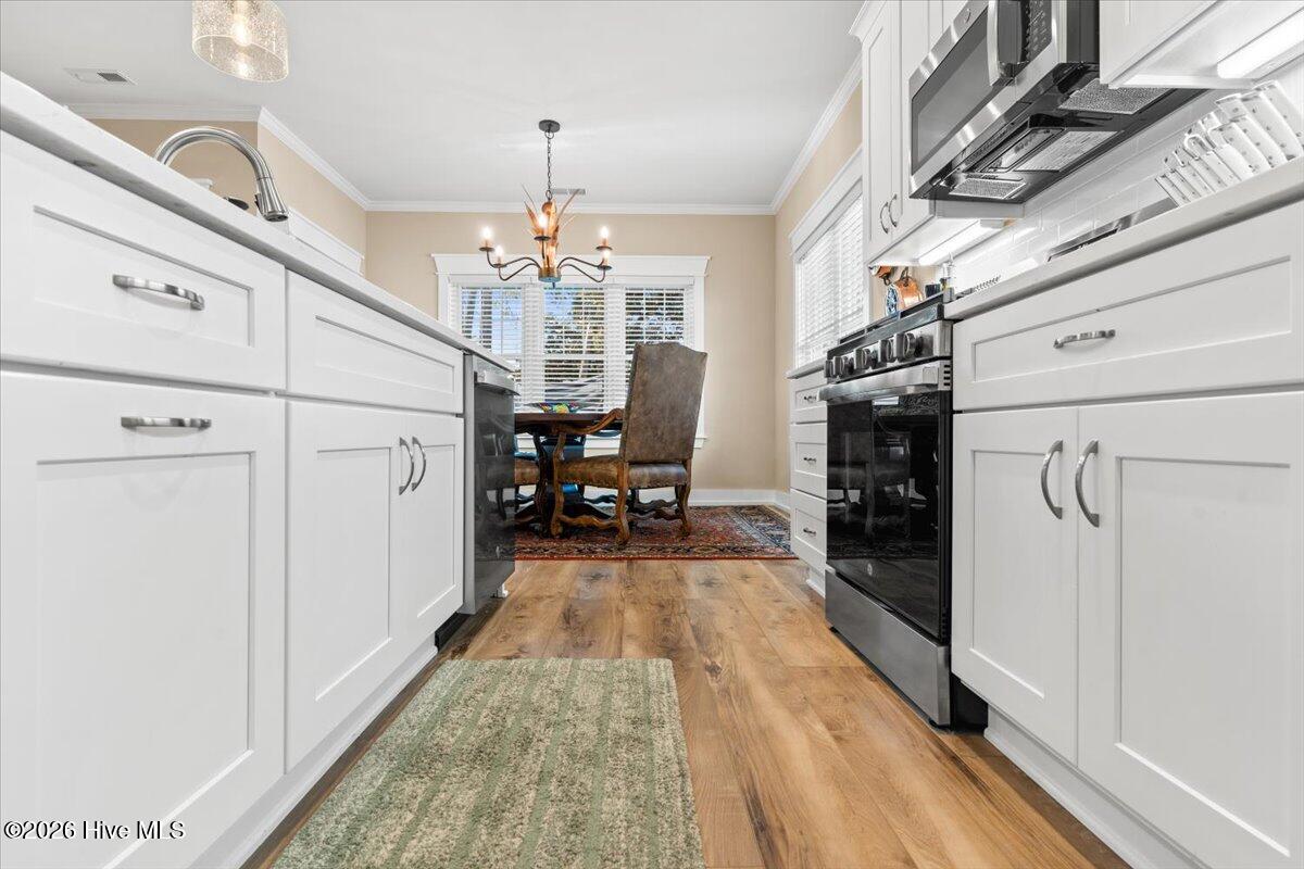 100547880 | Photo 22