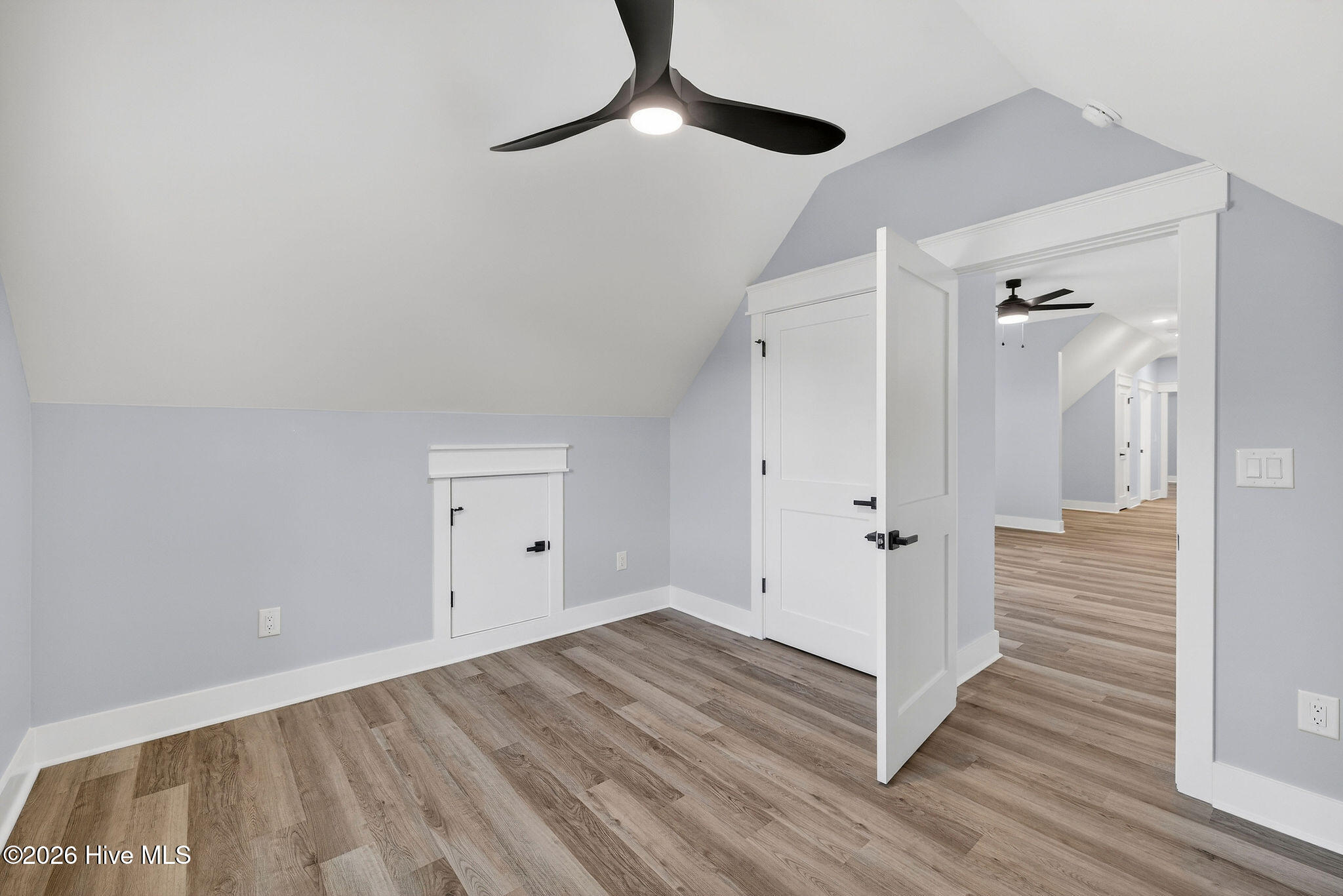 100548792 | Photo 58