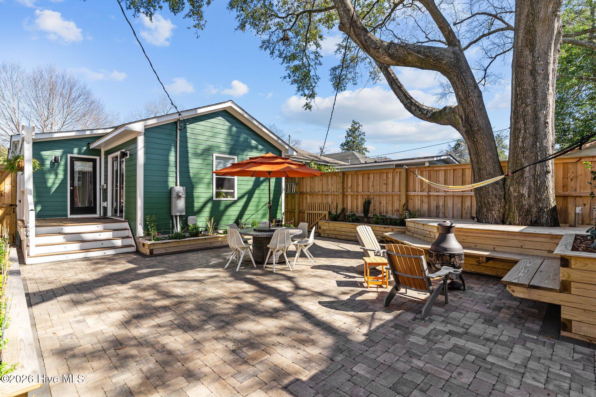 100557813 | Photo 51