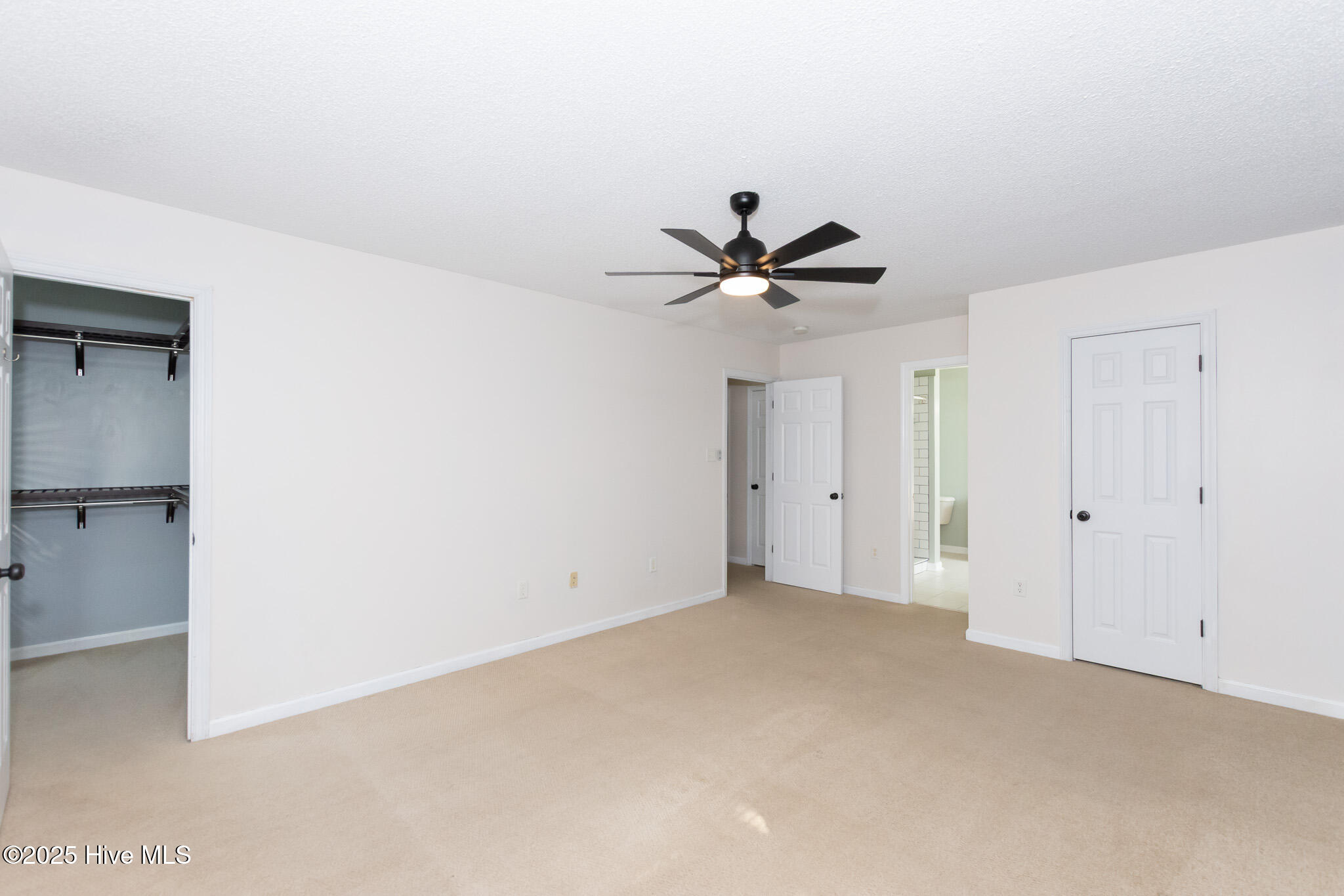 100522001 | Photo 32