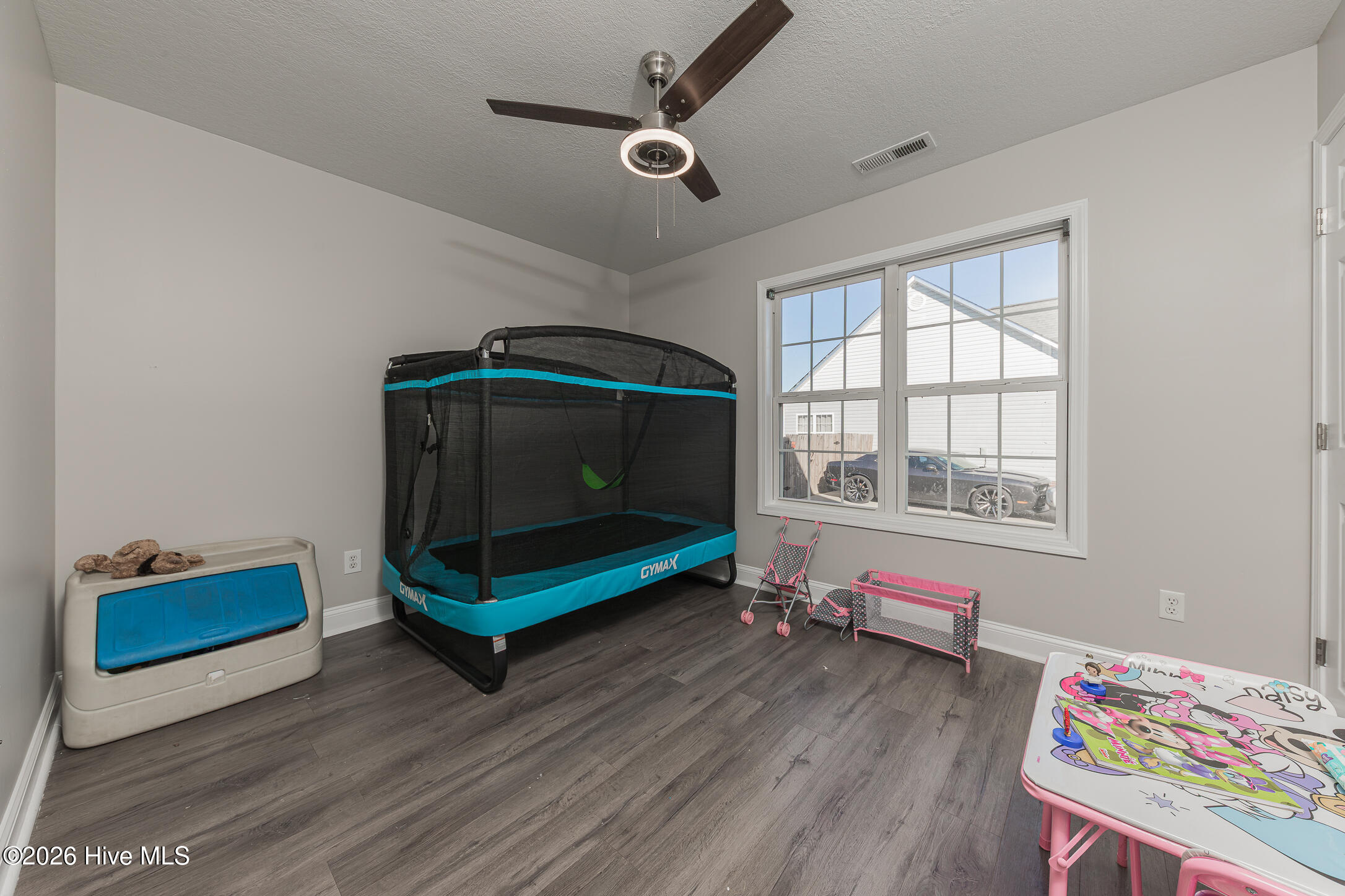 100550333 | Photo 36