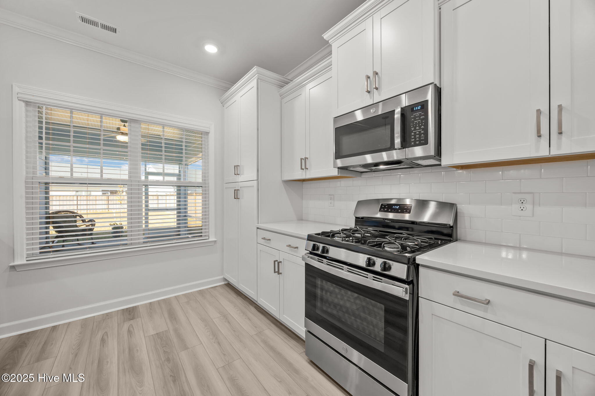 100542295 | Photo 26