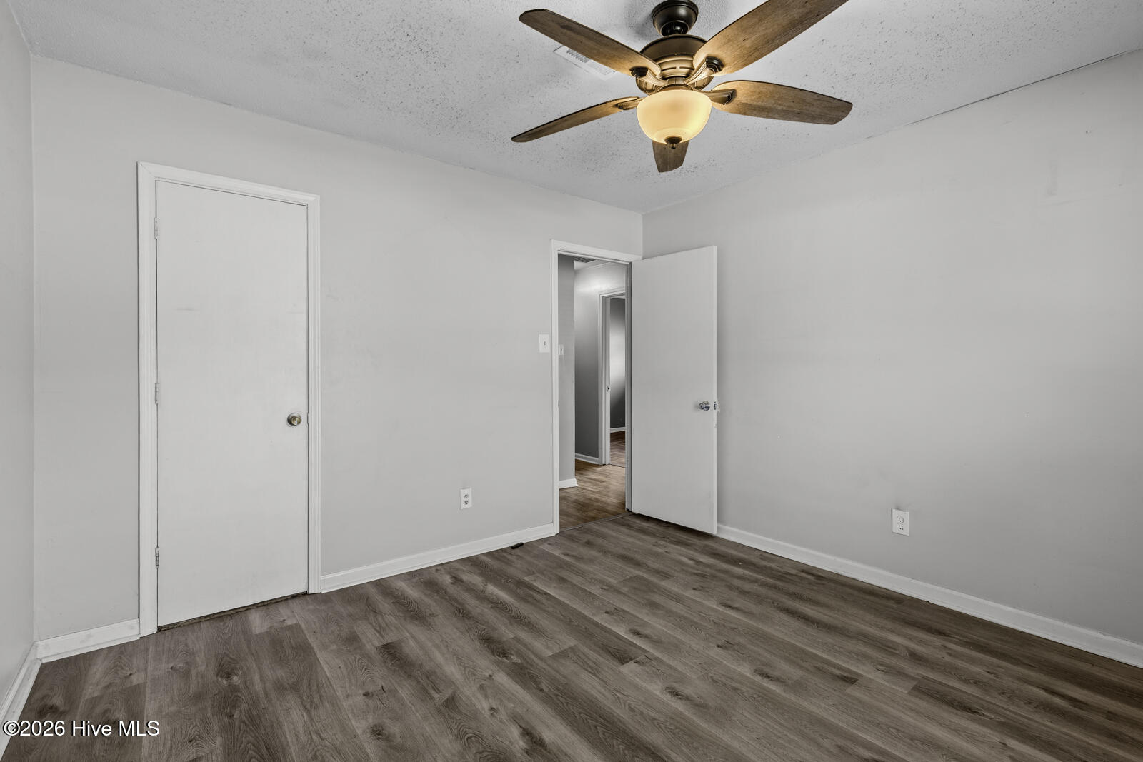 100560708 | Photo 22