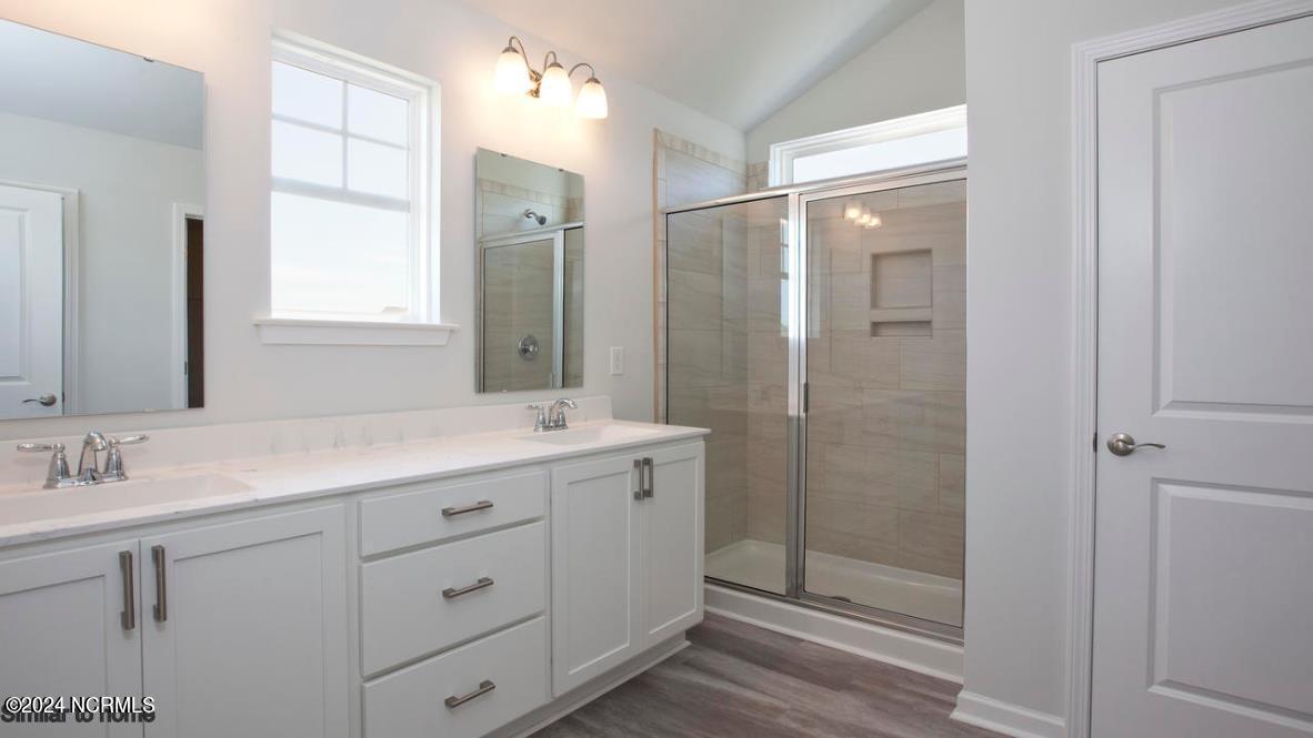 100531851 | Photo 25