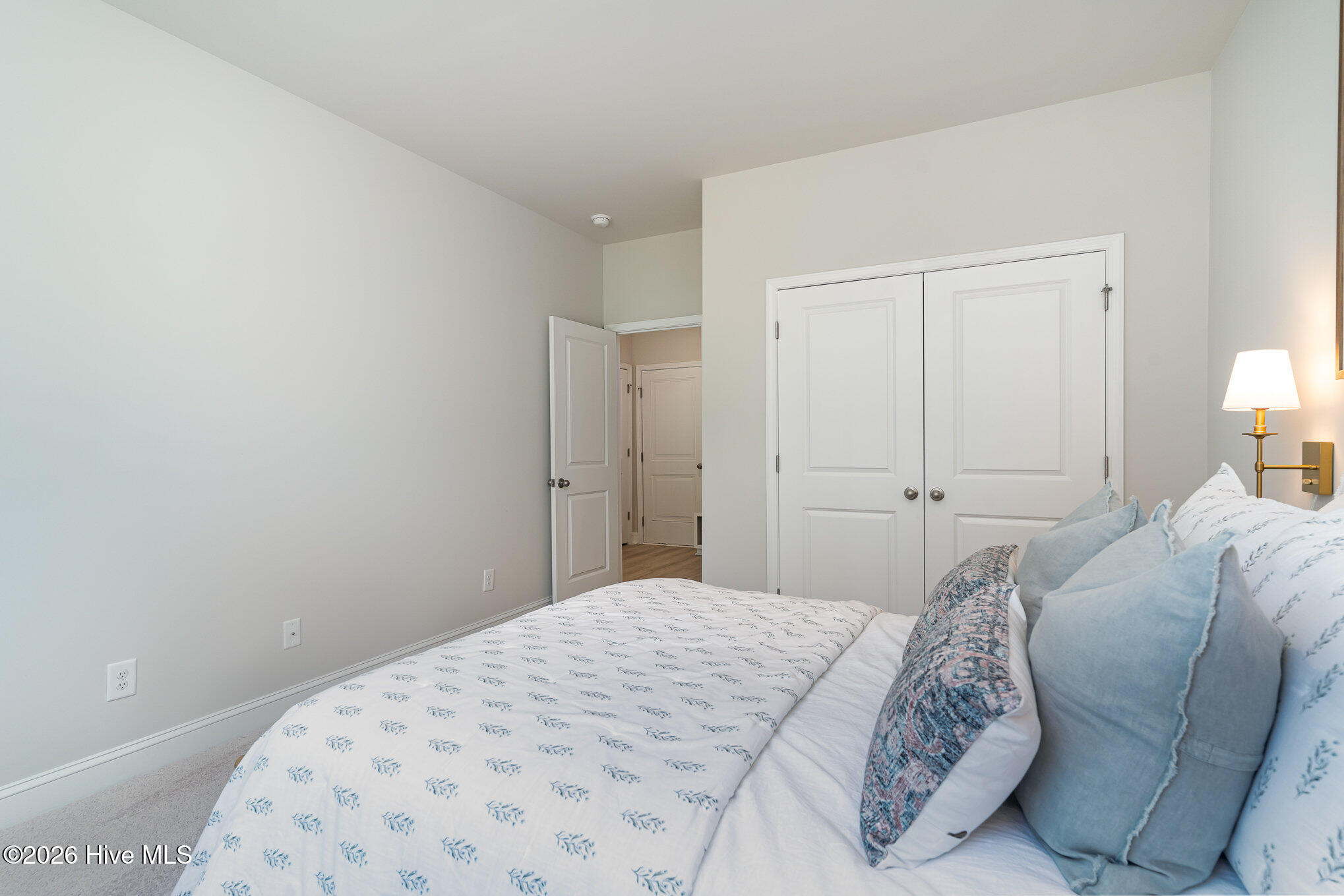 100549069 | Photo 15