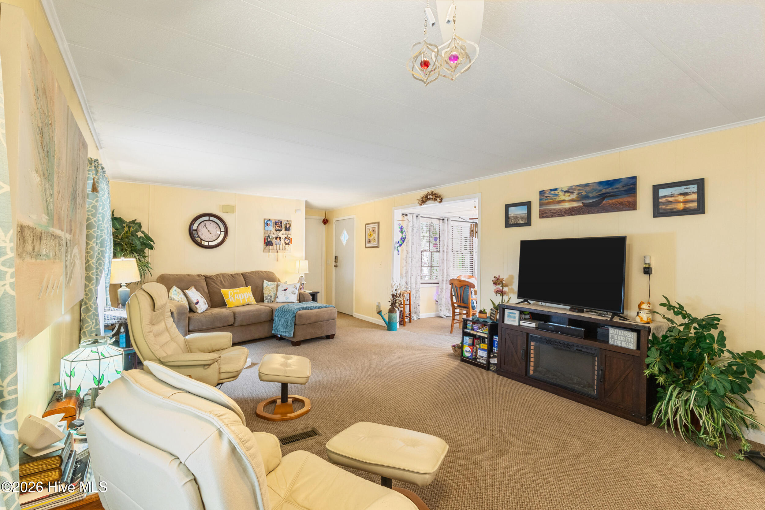 100557090 | Photo 13