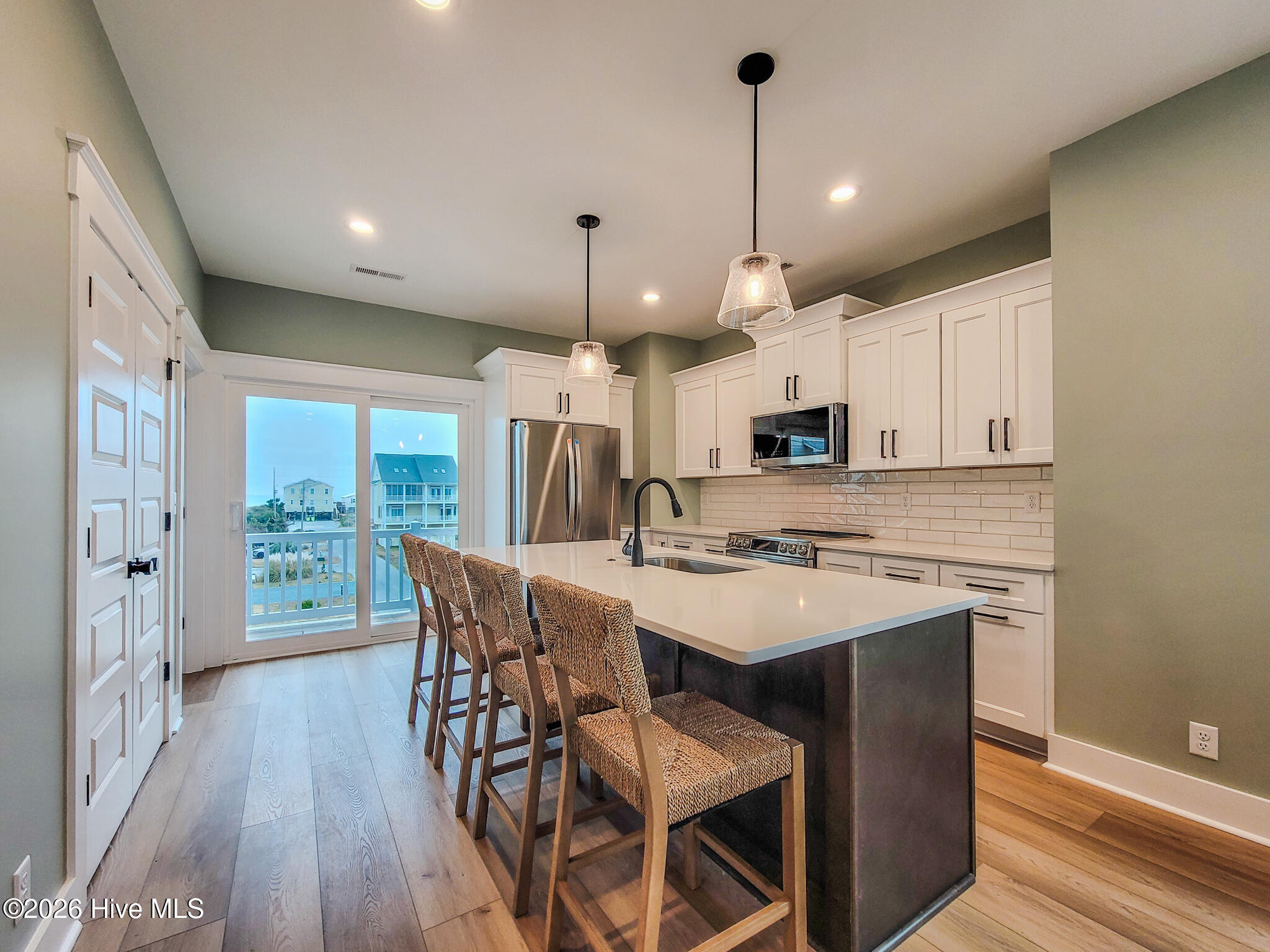 100553641 | Photo 27