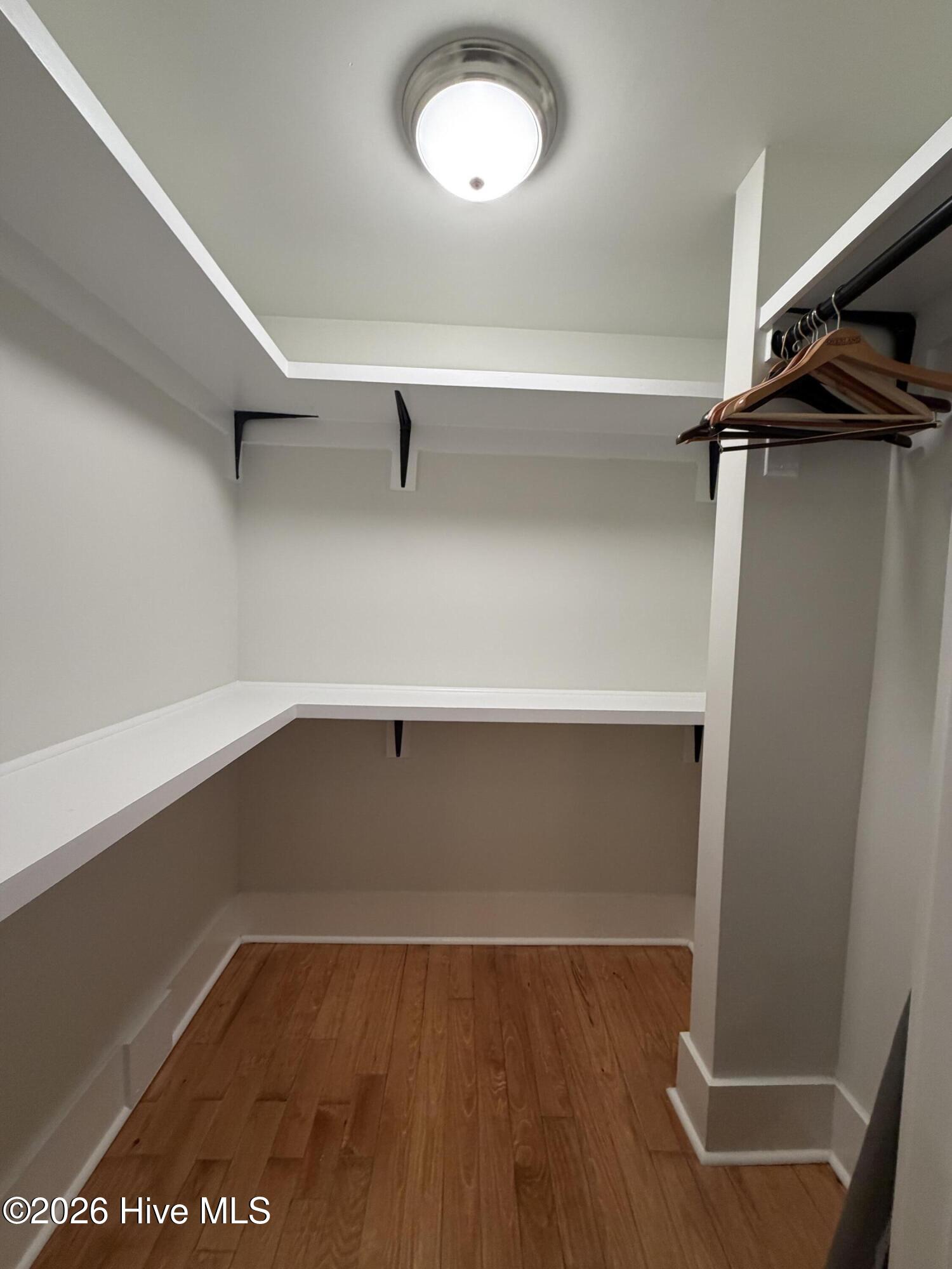 100557424 | Photo 11