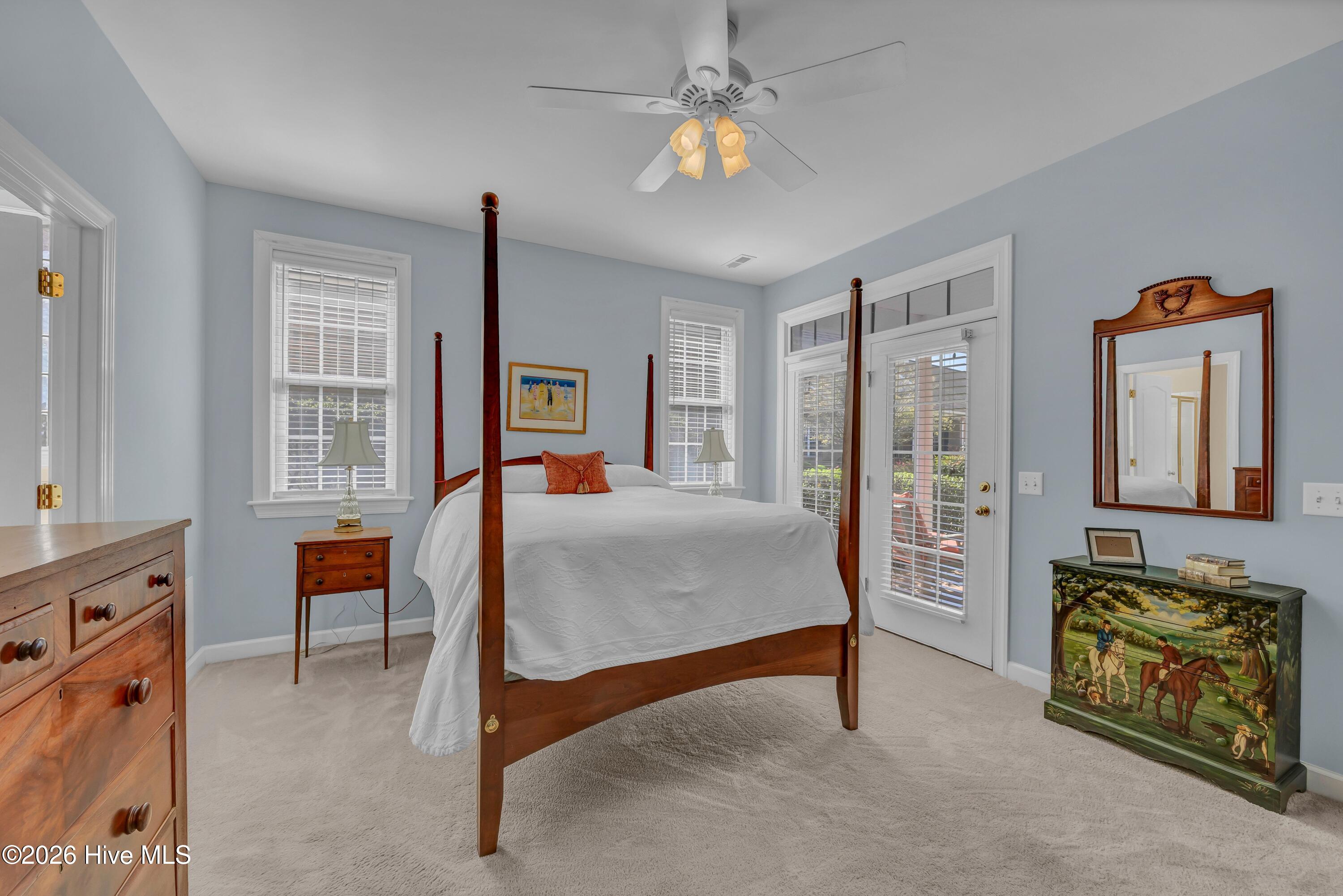 100561367 | Photo 16