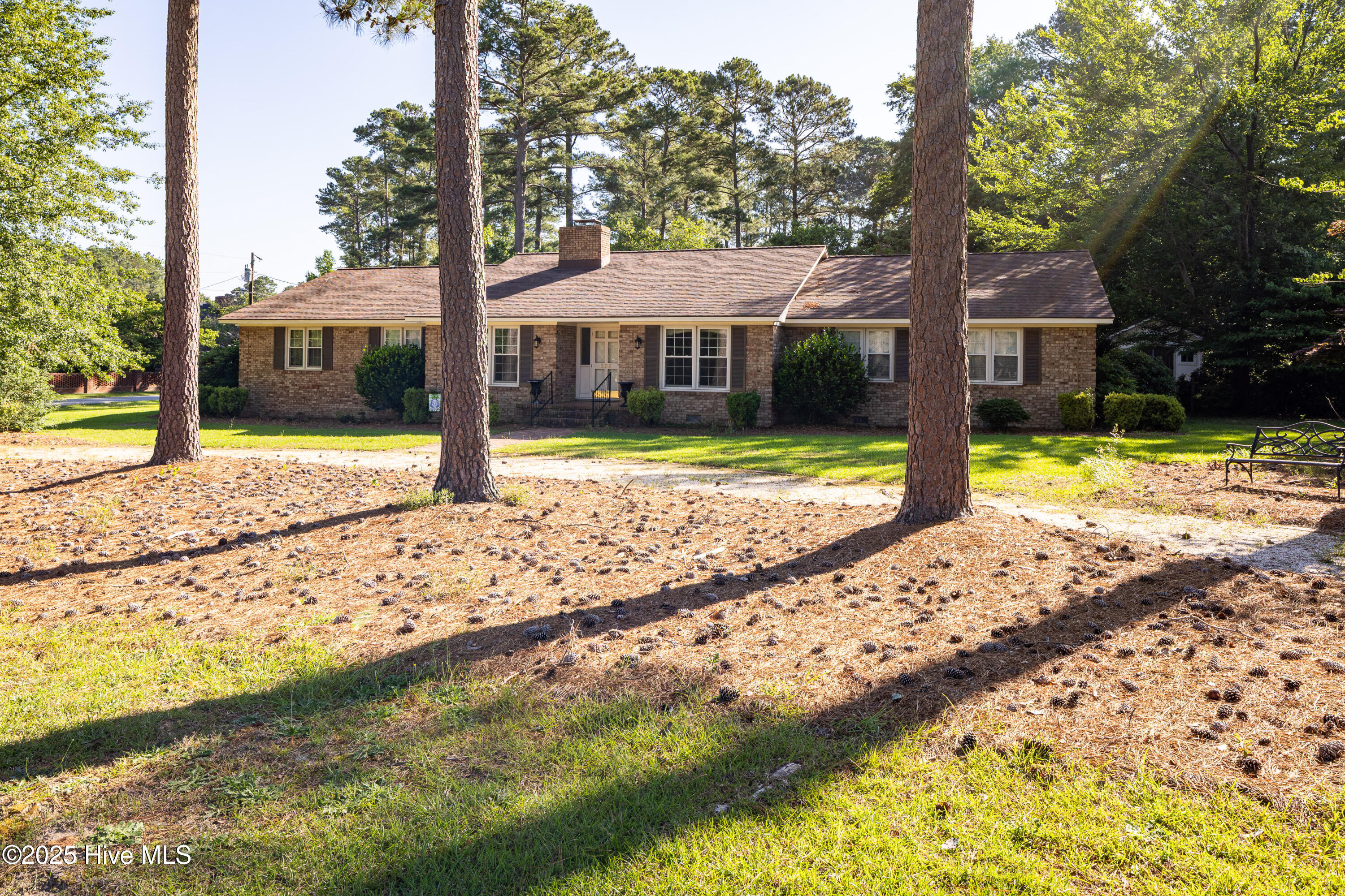 Homes for sale in Clinton, NC | 202 Forest Dr, Clinton, NC 28328 | MLS# 100543588