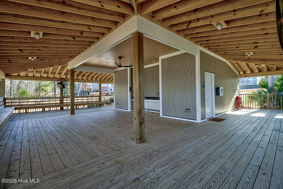 100548216 | Photo 50