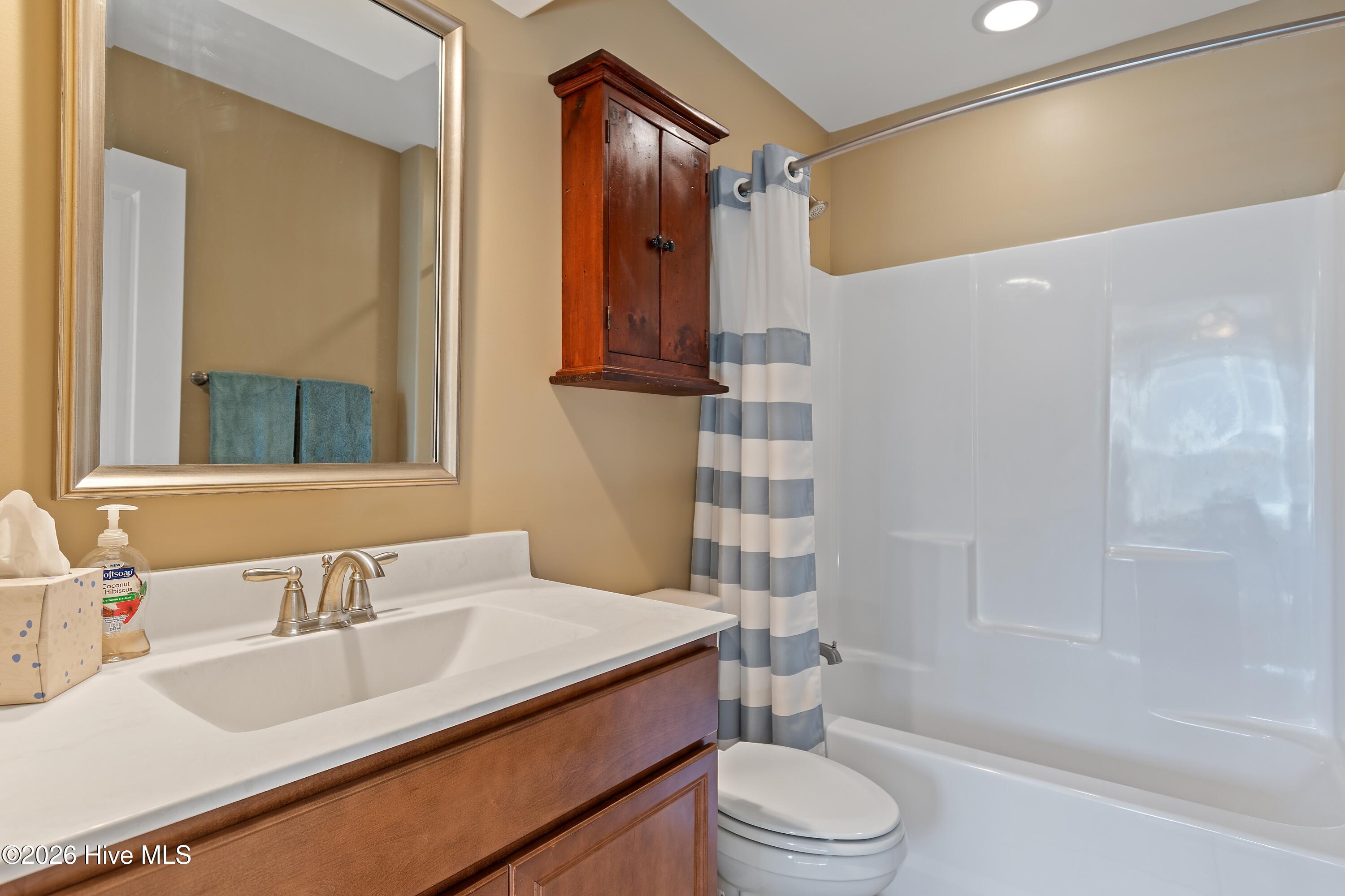 100558419 | Photo 44