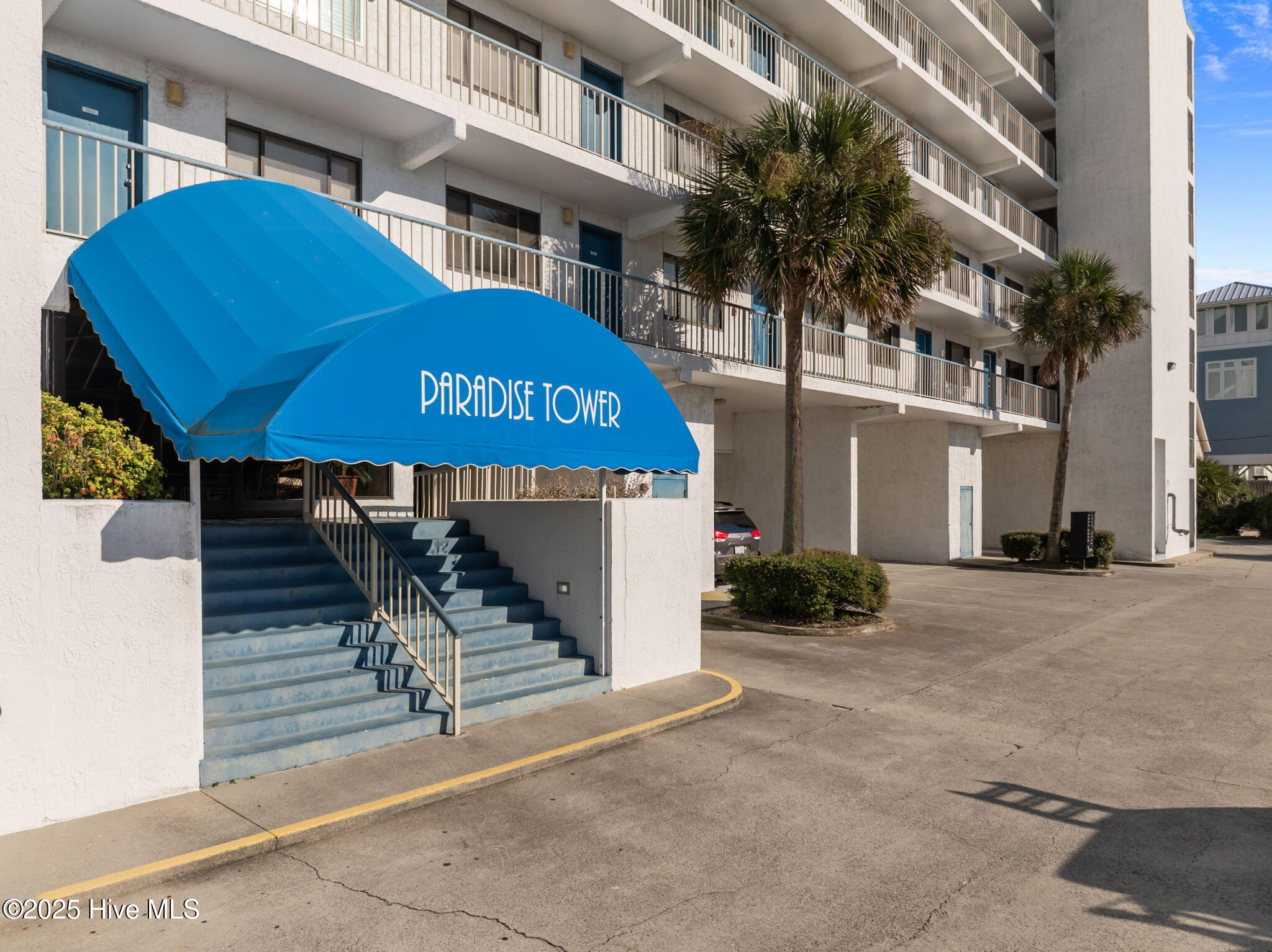 100570522 | Photo 44