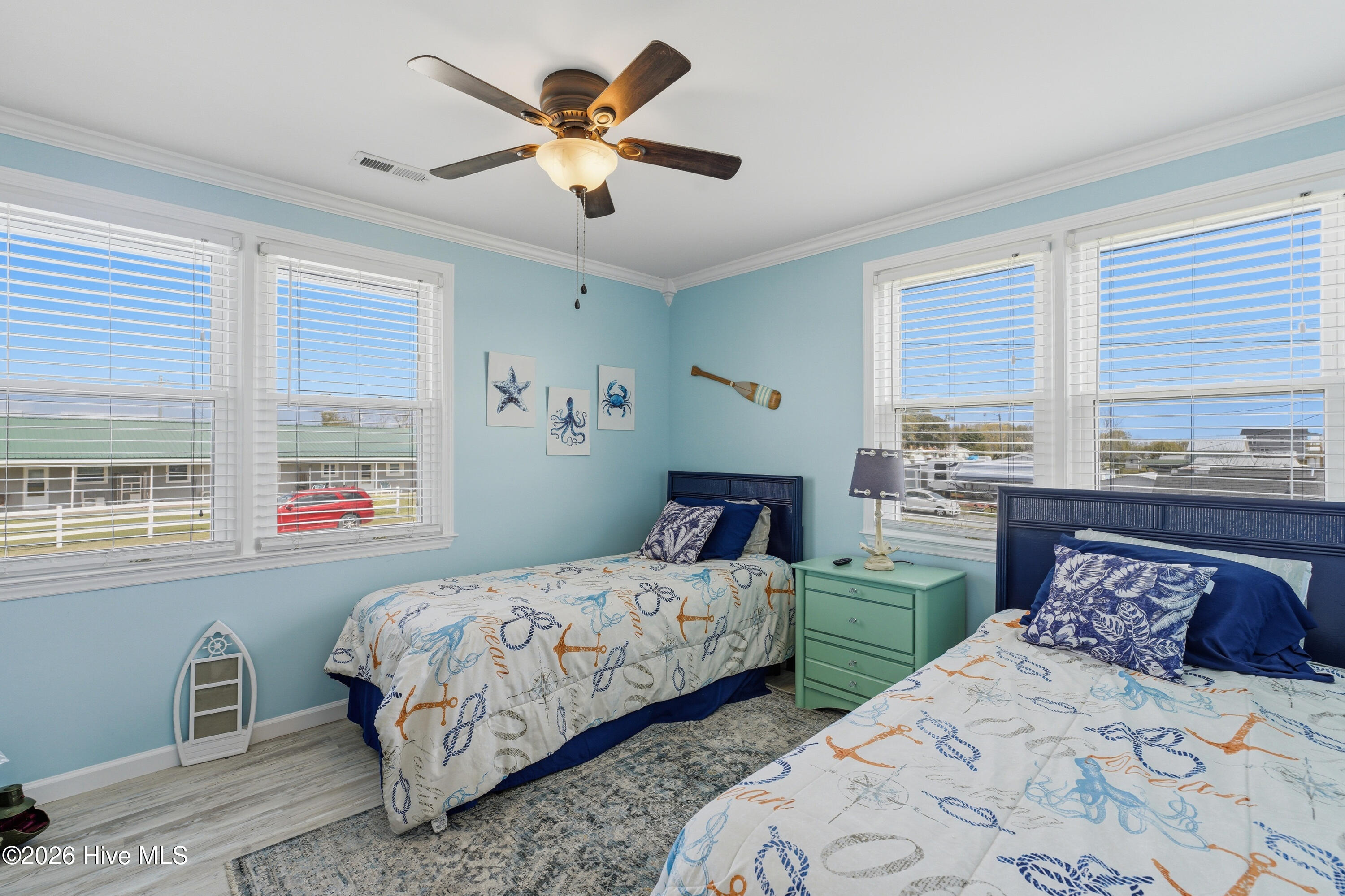 100564102 | Photo 25