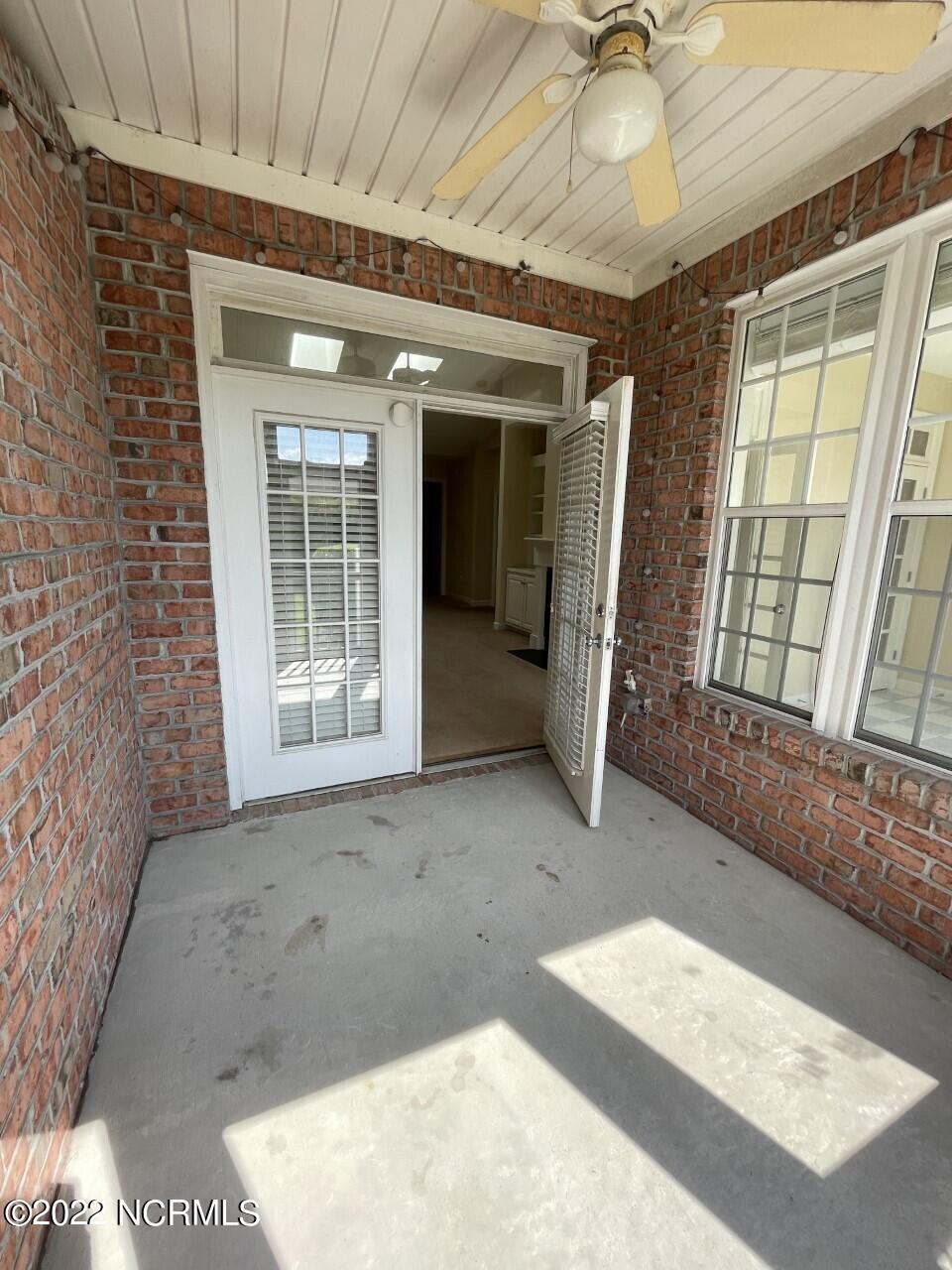 100548905 | Photo 25