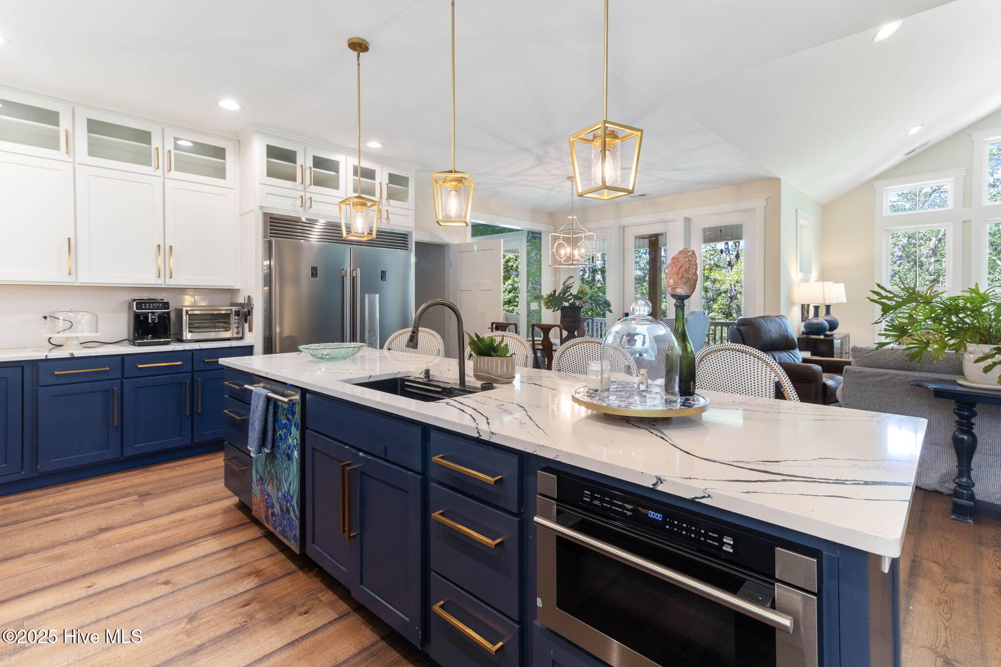 100525541 | Photo 10