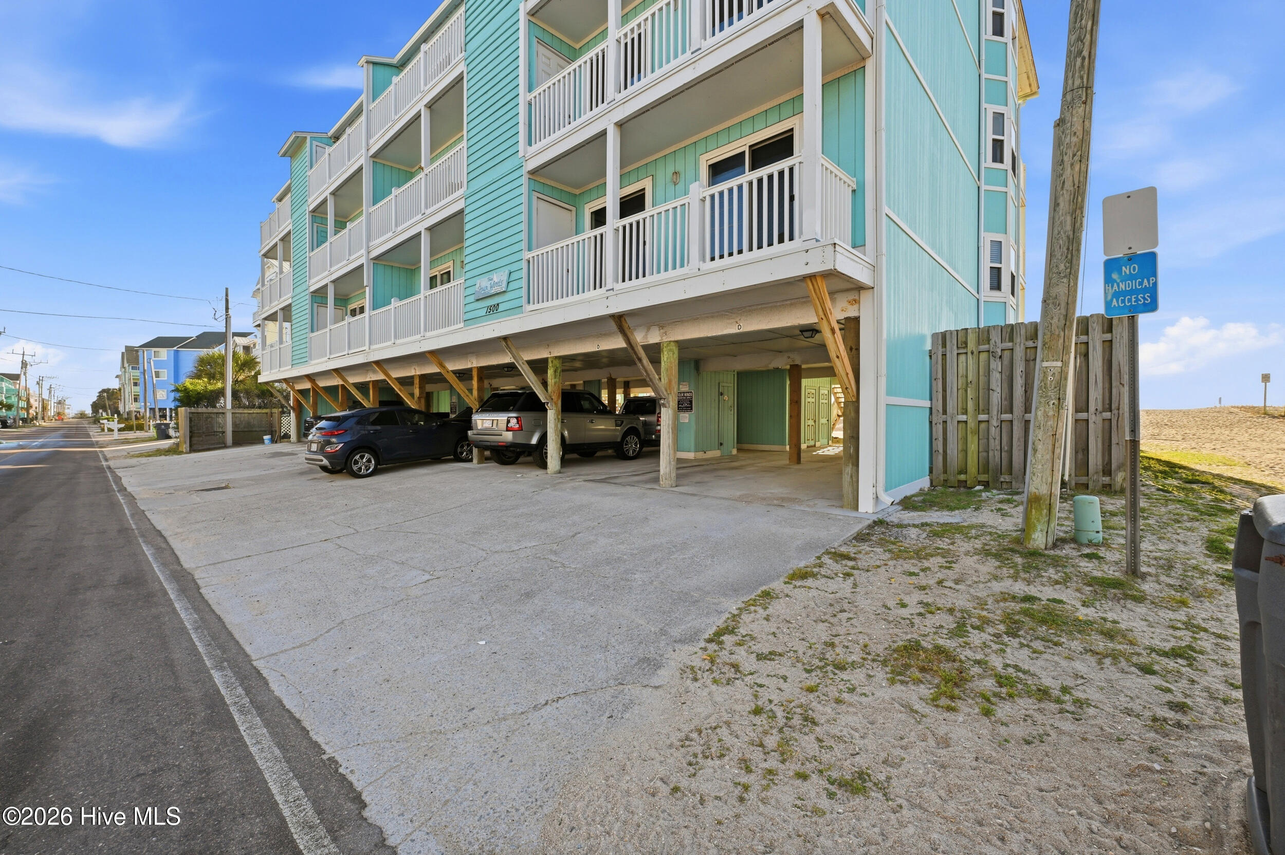 100566140 | Photo 25