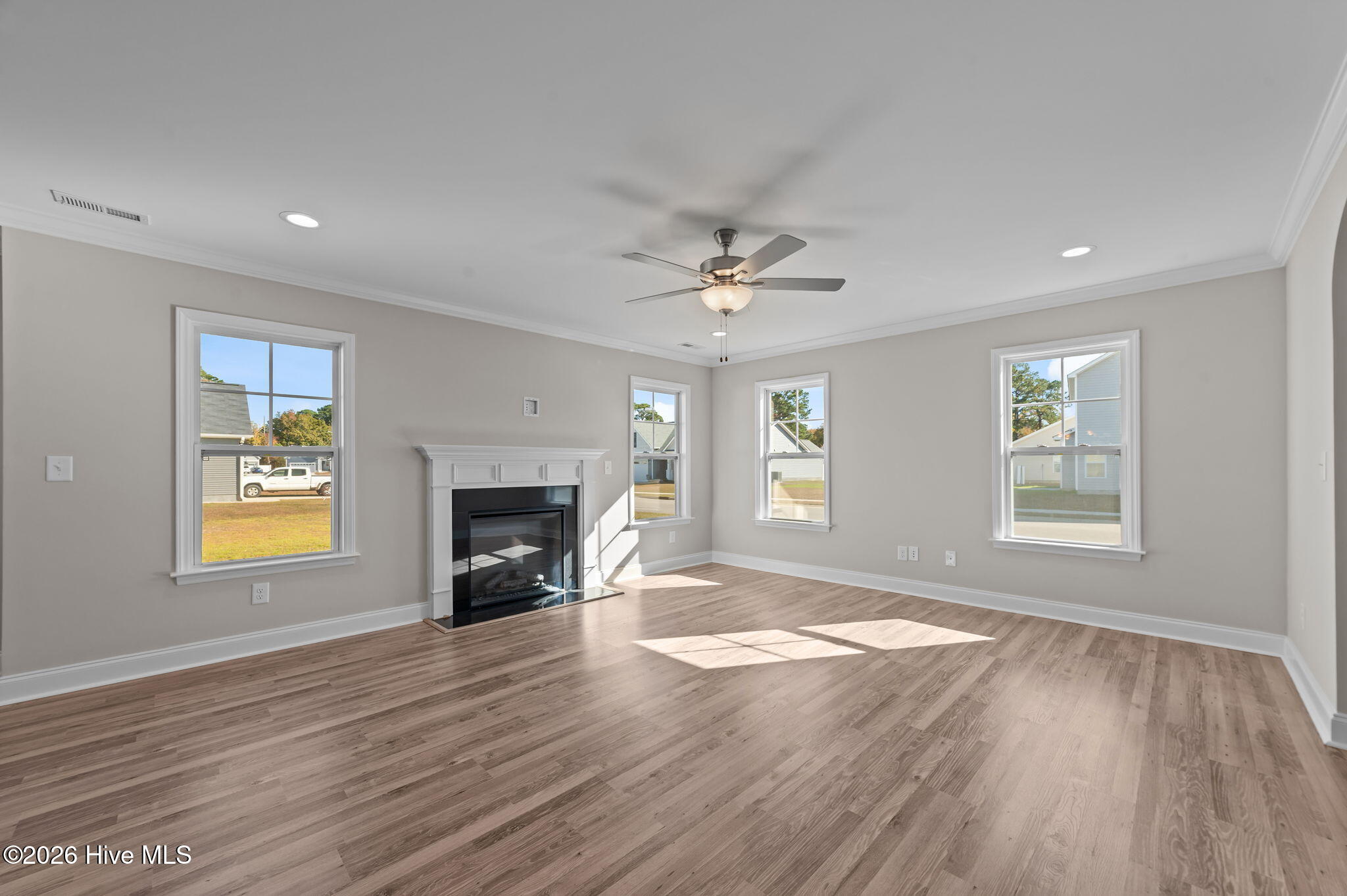 23-web-or-mls-LHV_1672