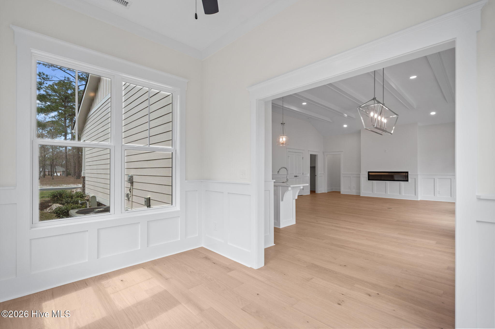 100564370 | Photo 32