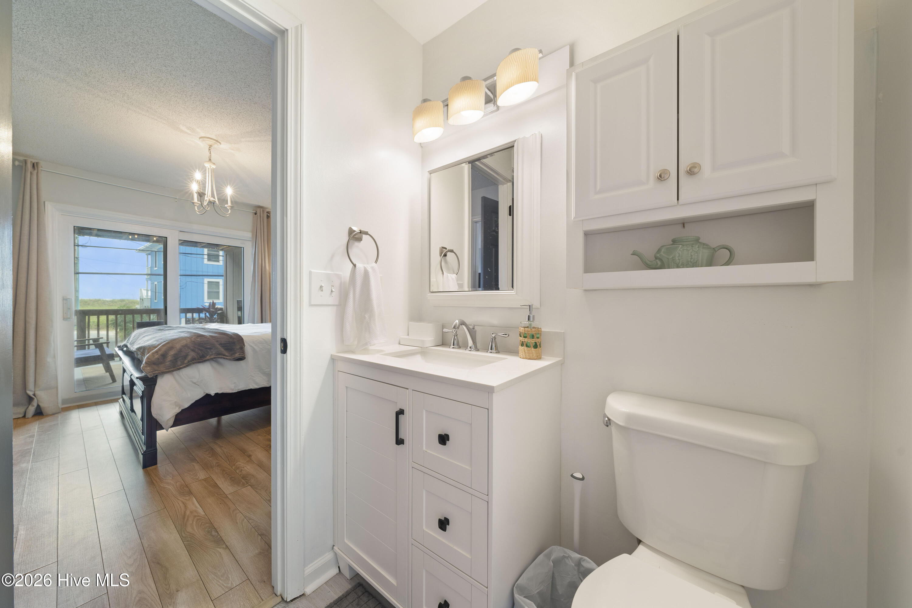 100555200 | Photo 22