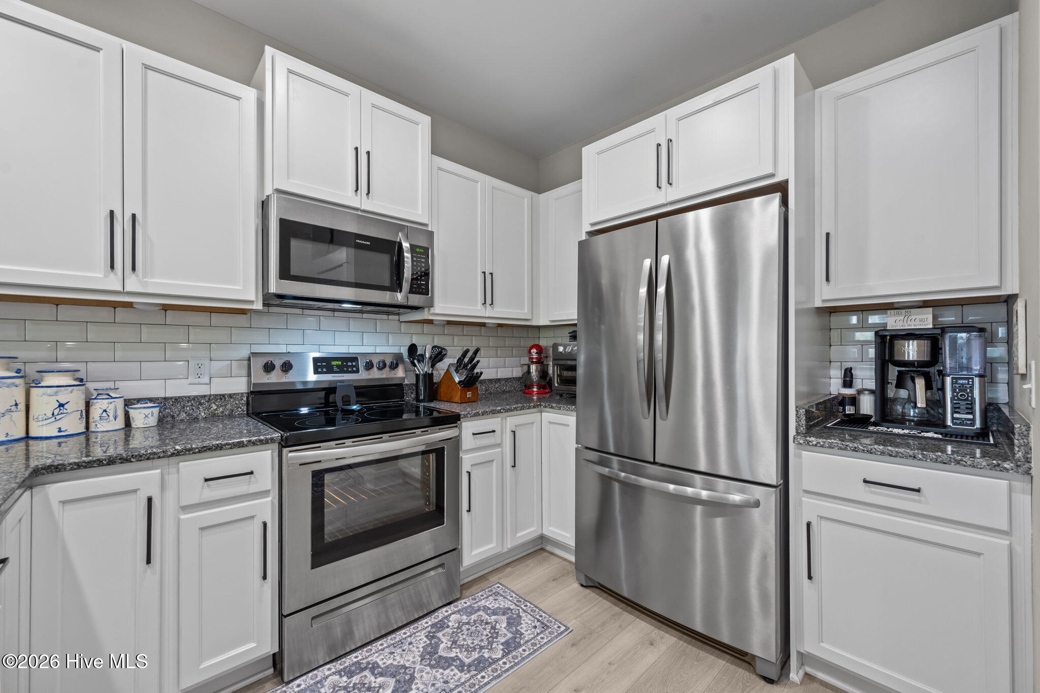 100564806 | Photo 10