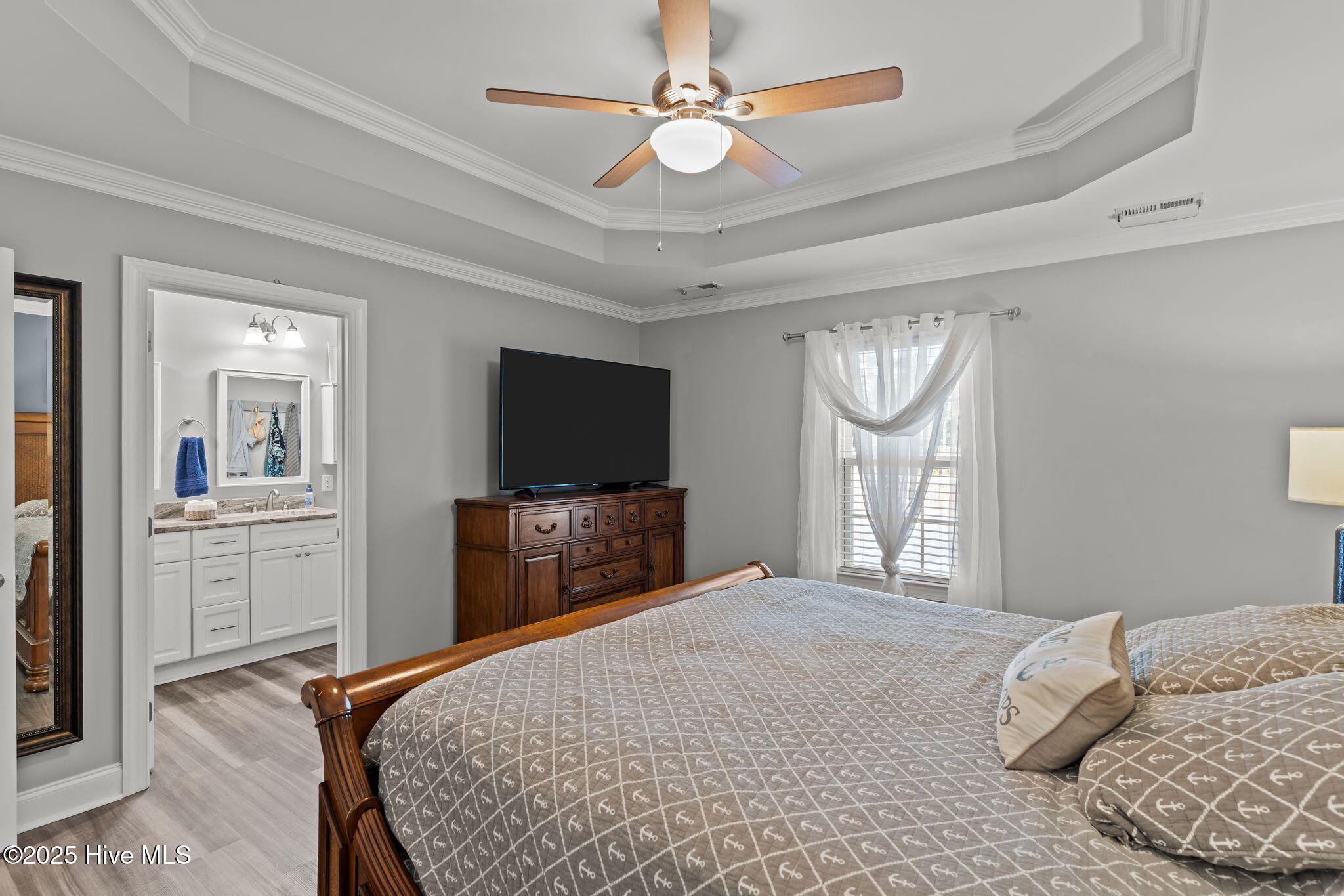 100530347 | Photo 22