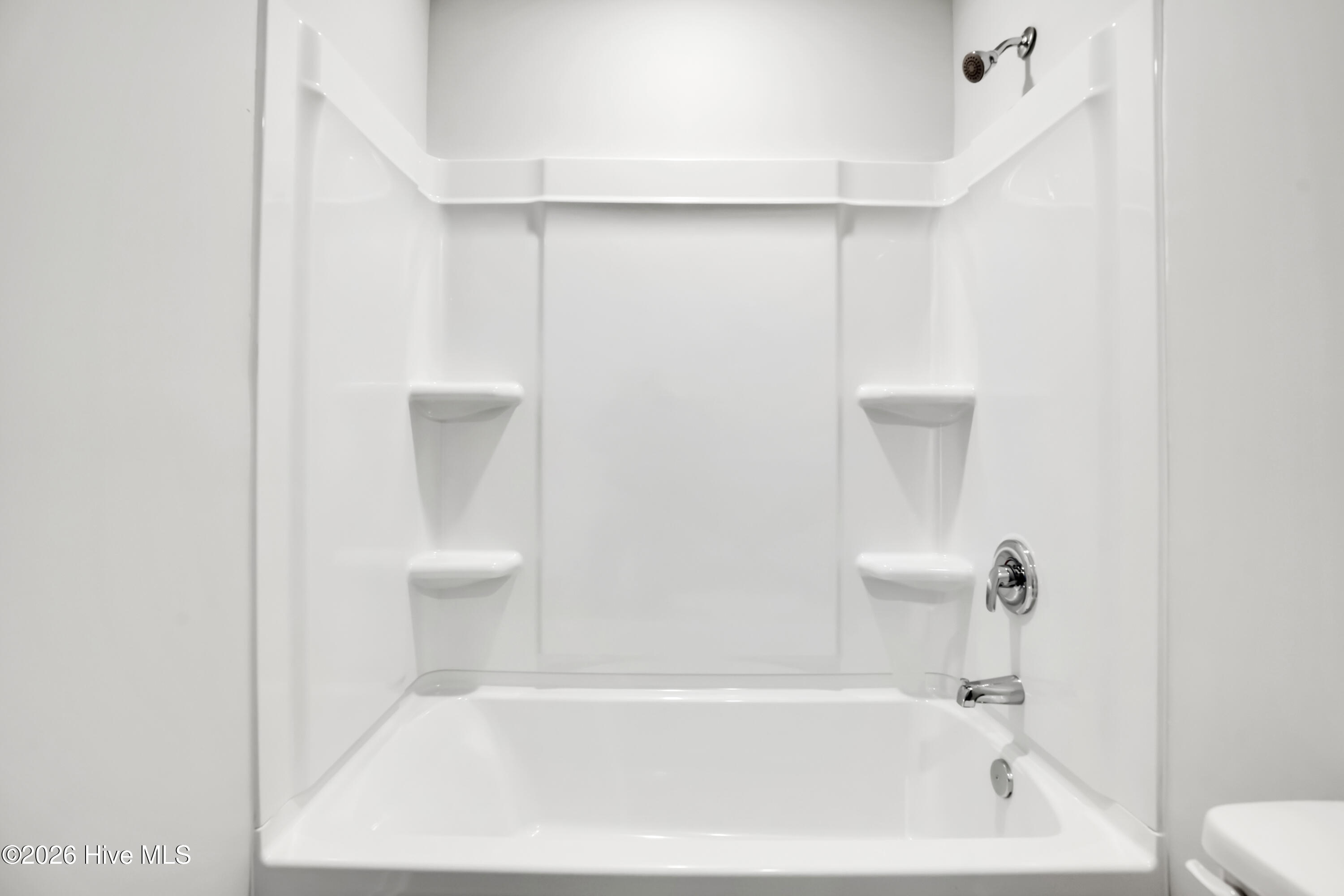 100561798 | Photo 29