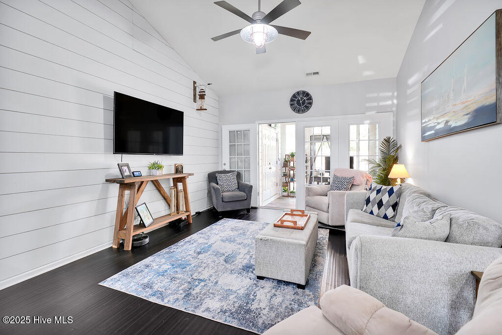 617 Saint Vincent Drive, Wilmington, NC 28412 – photo 6: 617SaintVincentDrive-6