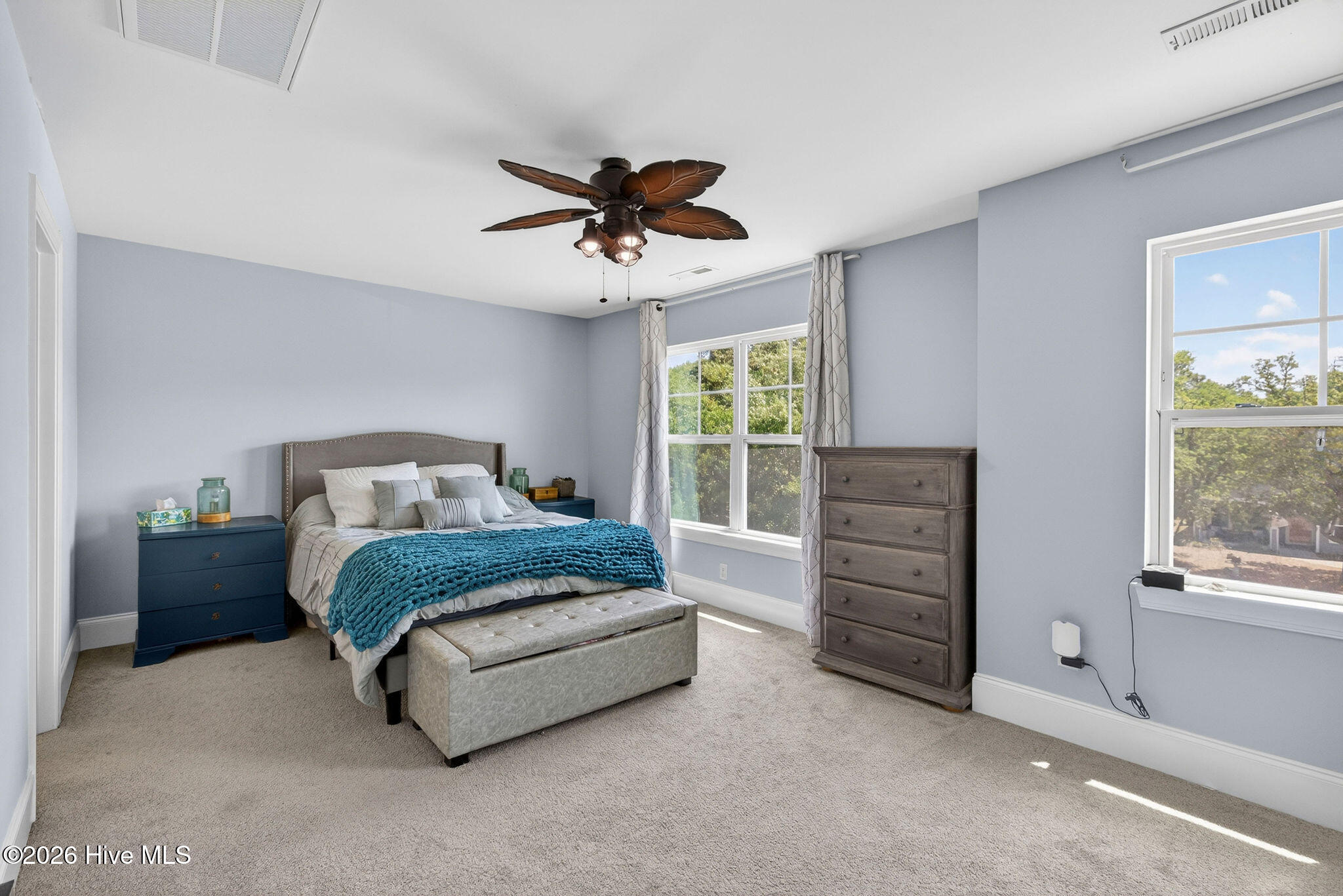 100570587 | Photo 32