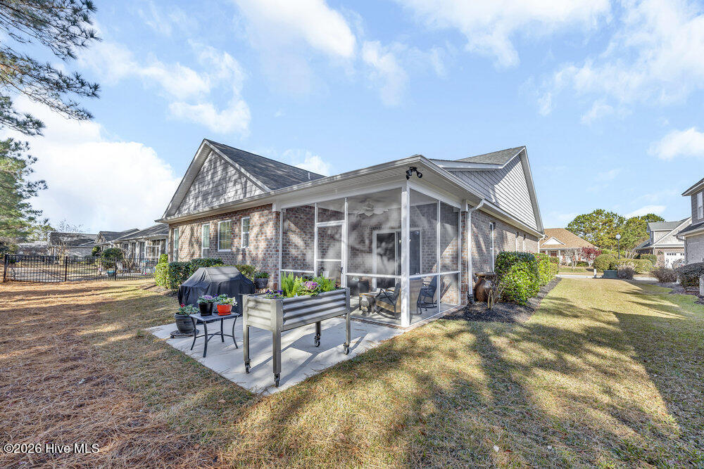 100554045 | Photo 31