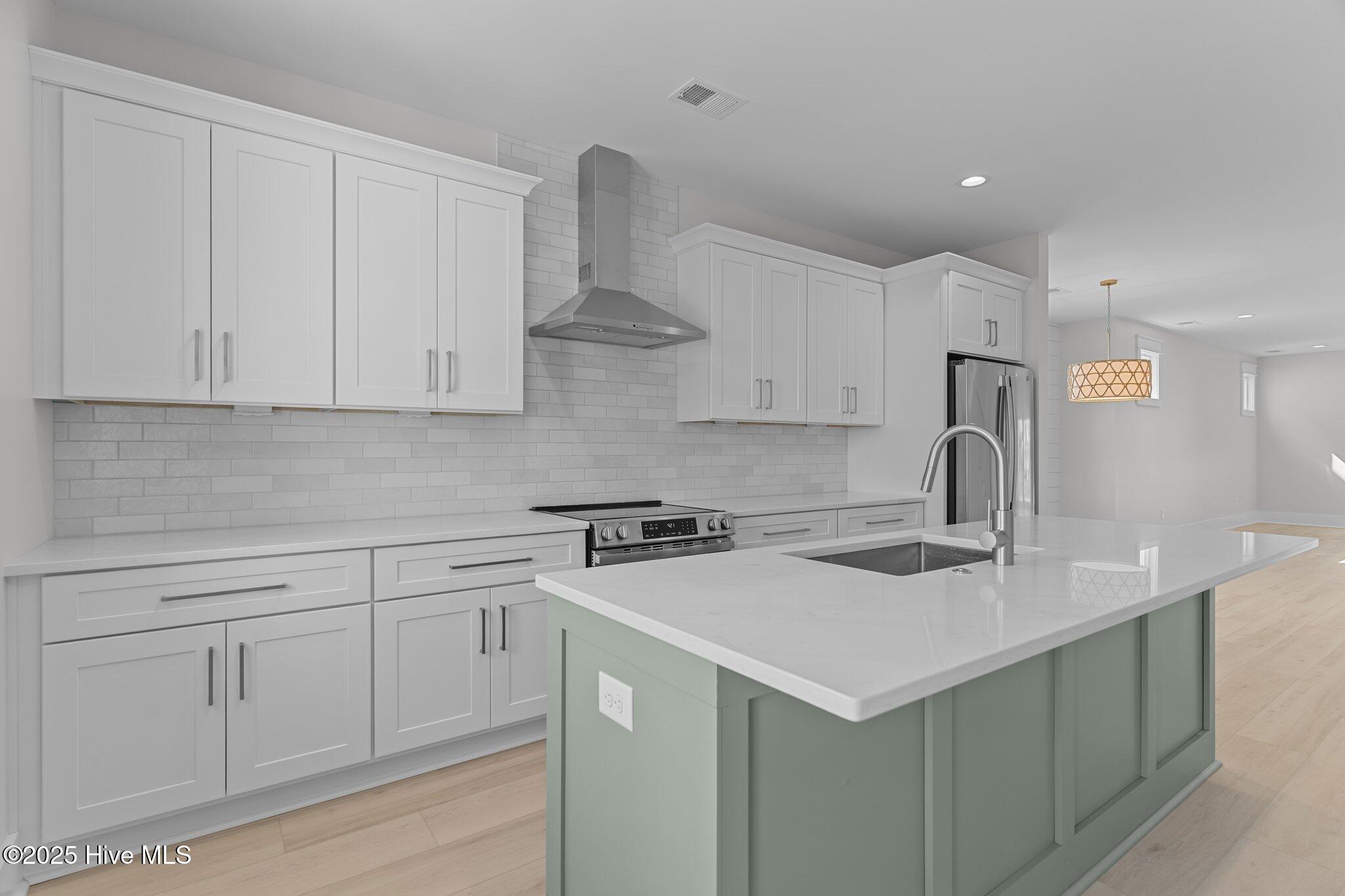 100515159 | Photo 11