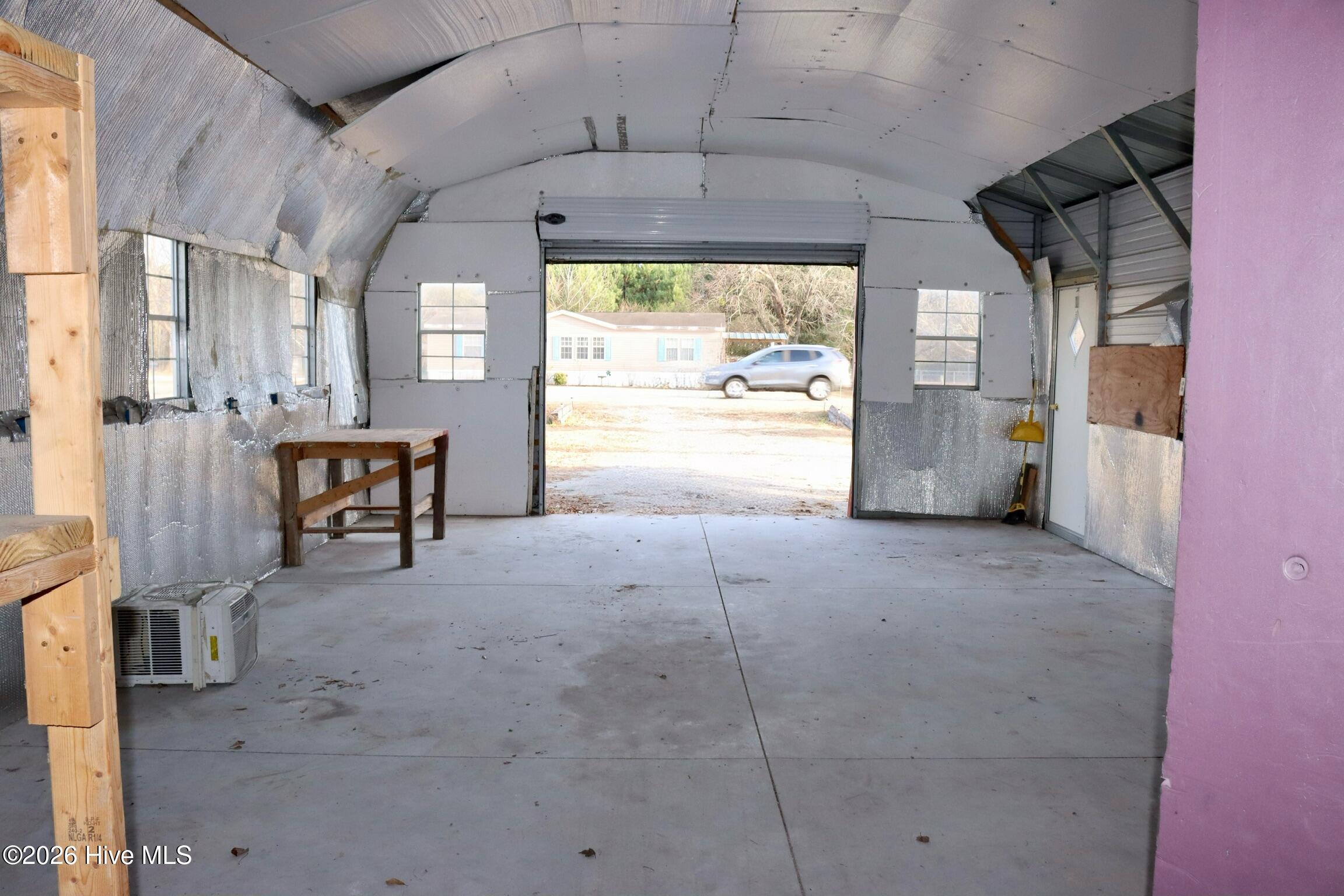 100547933 | Photo 13