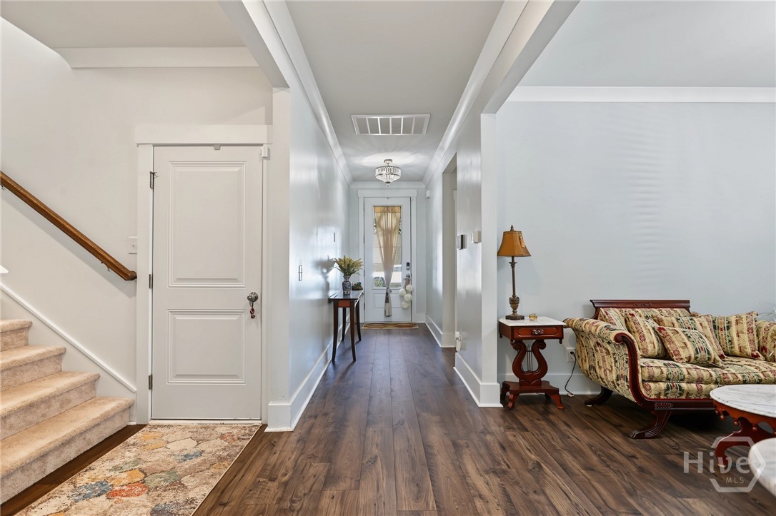 Foryer Staircase view