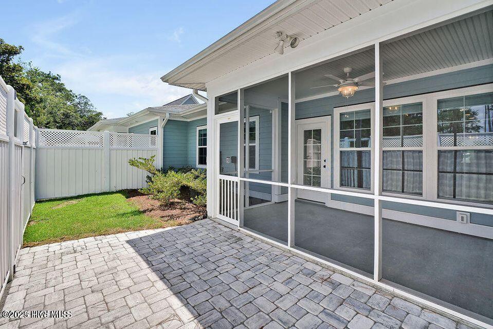 100514190 | Photo 46