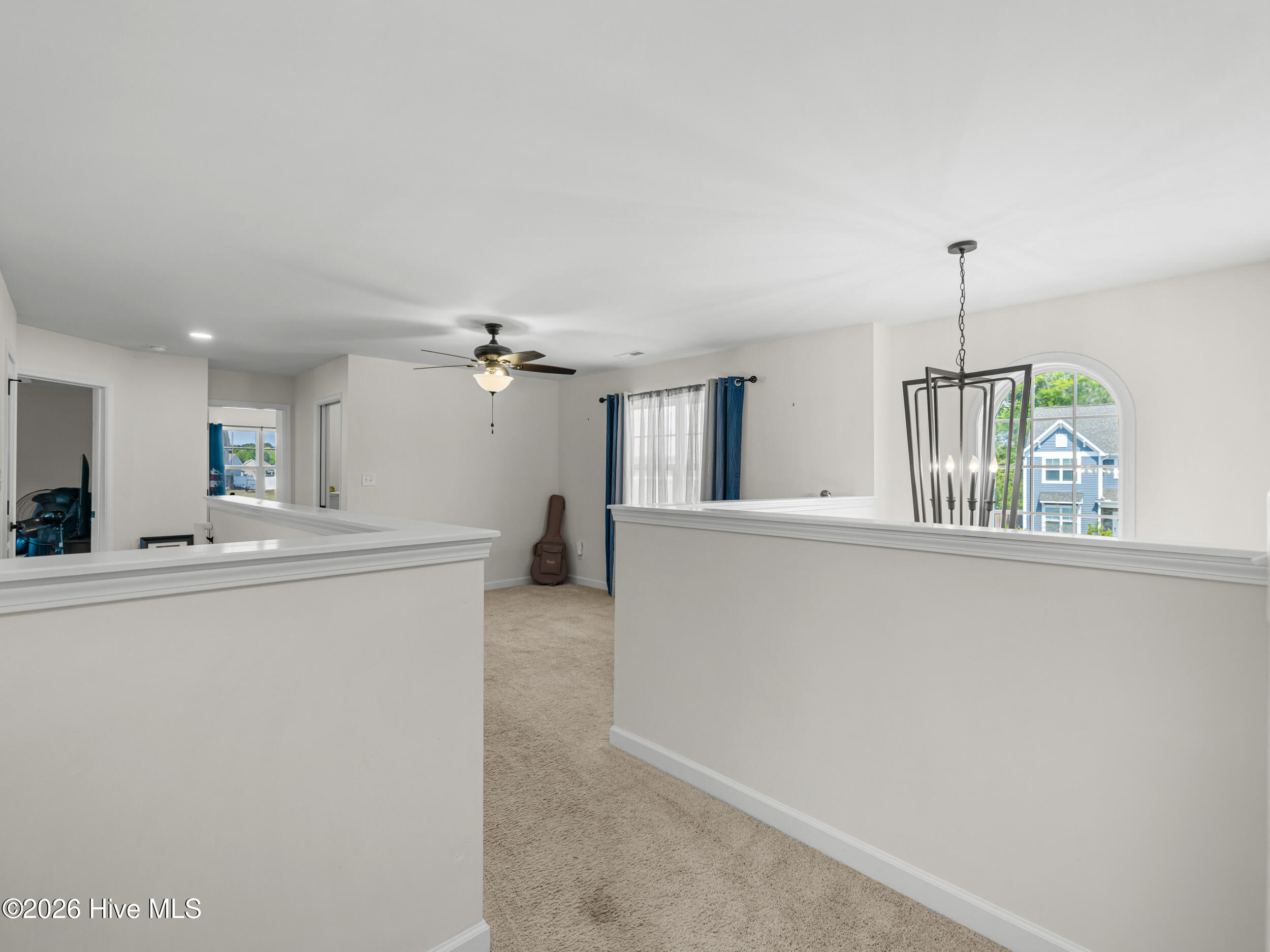 100570237 | Photo 48