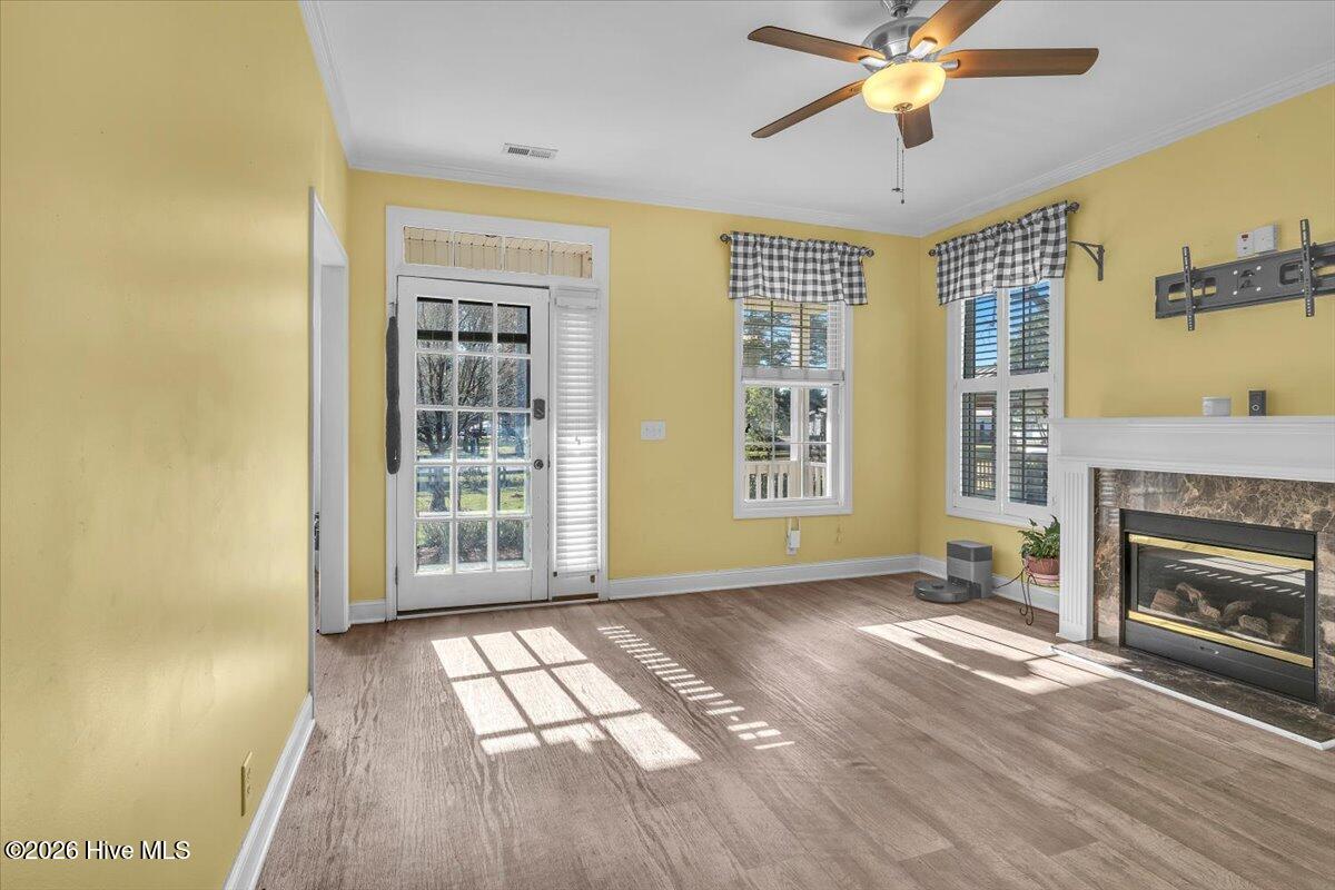 100561788 | Photo 26