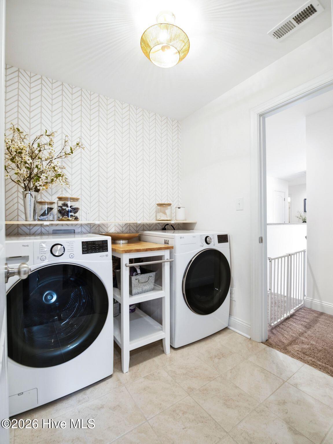 100569153 | Photo 36